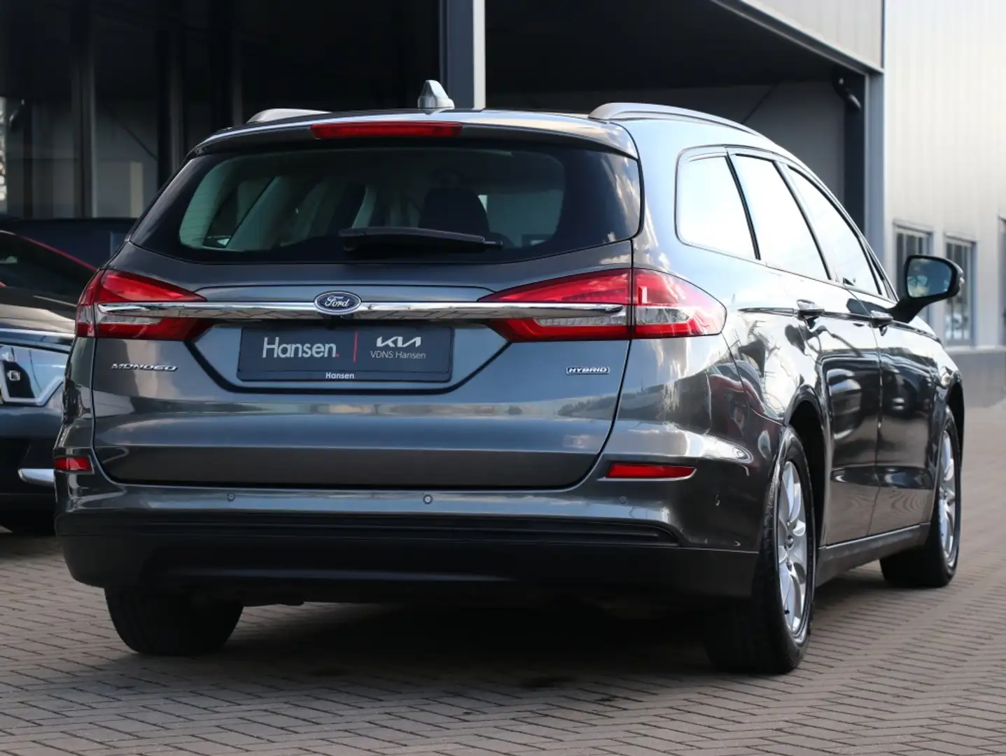 Ford Mondeo Wagon 2.0 IVCT HEV Trend I Navi I Camera I Keyless Grijs - 2