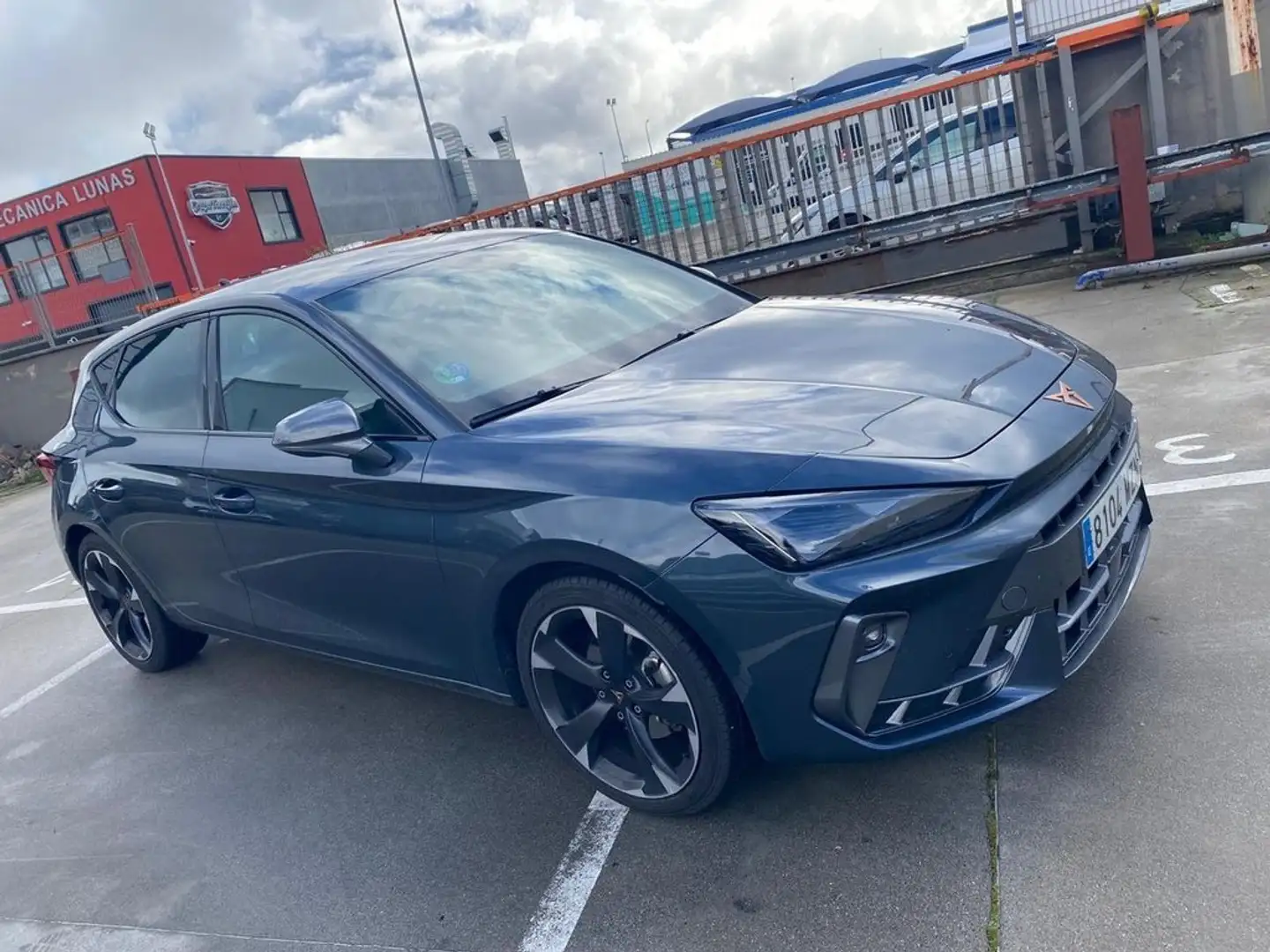 CUPRA Sonstige 1.5 eTSI 110kW (150CV) DSG Grau - 2