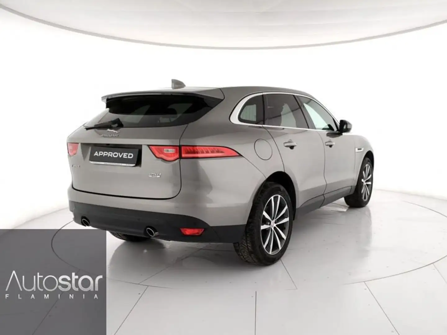 Jaguar F-Pace 2.0 D 240 CV AWD aut. Portfolio Grigio - 2