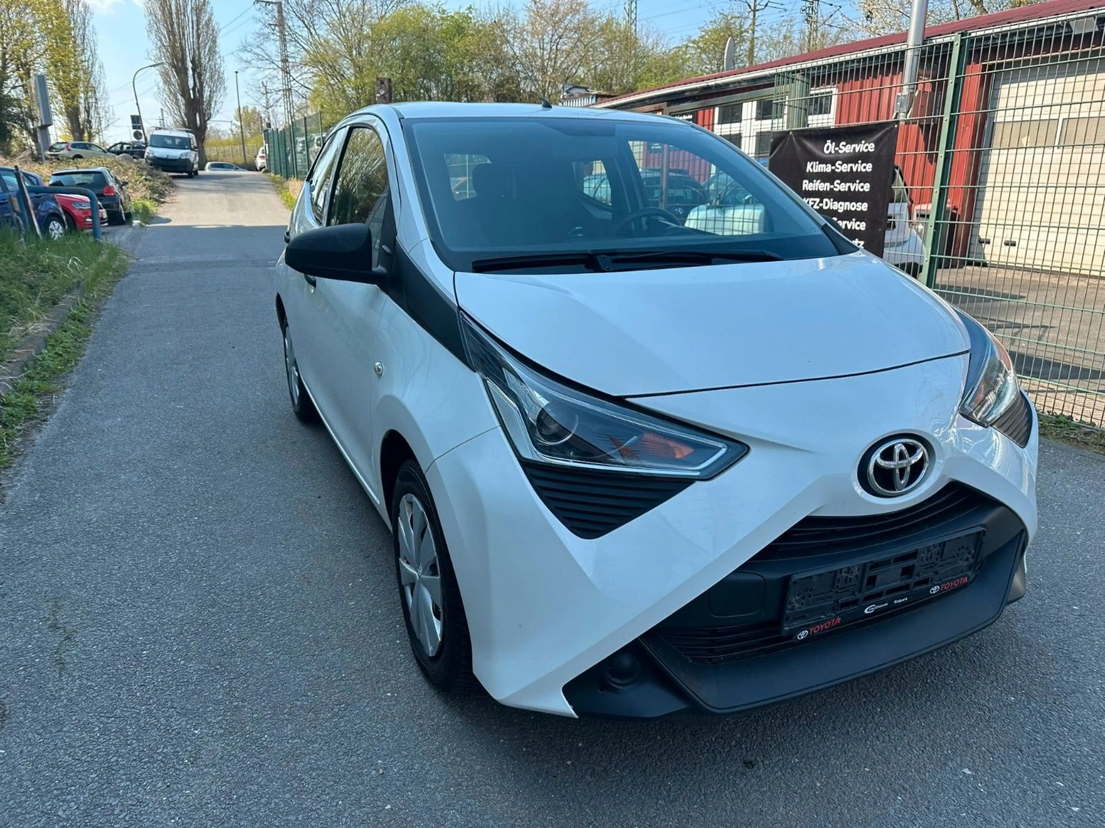 Toyota Aygo AYGO x*KLIMA*1HAND* — photo 2