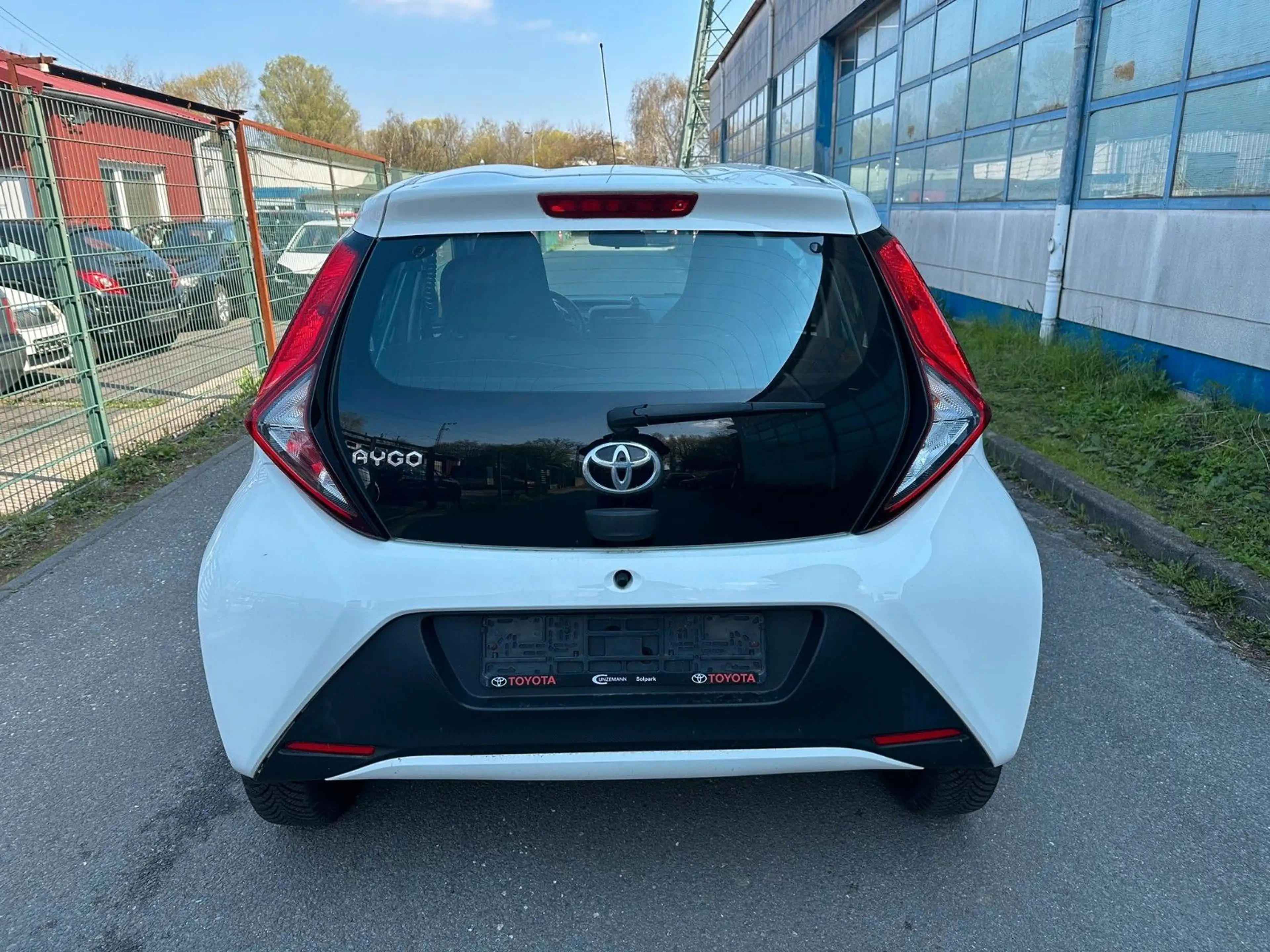 Toyota Aygo AYGO x*KLIMA*1HAND* — photo 4