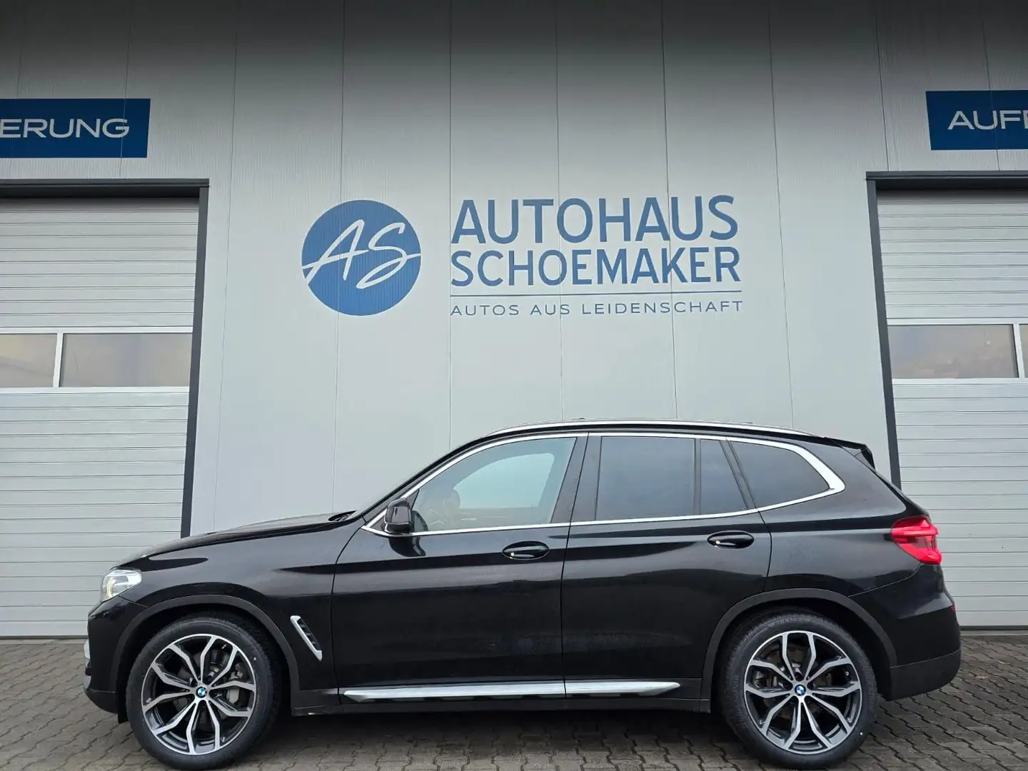BMW X3 xDrive 30i xLine*Navi,LED,20 Zoll,AHK,Pano Negro - 2