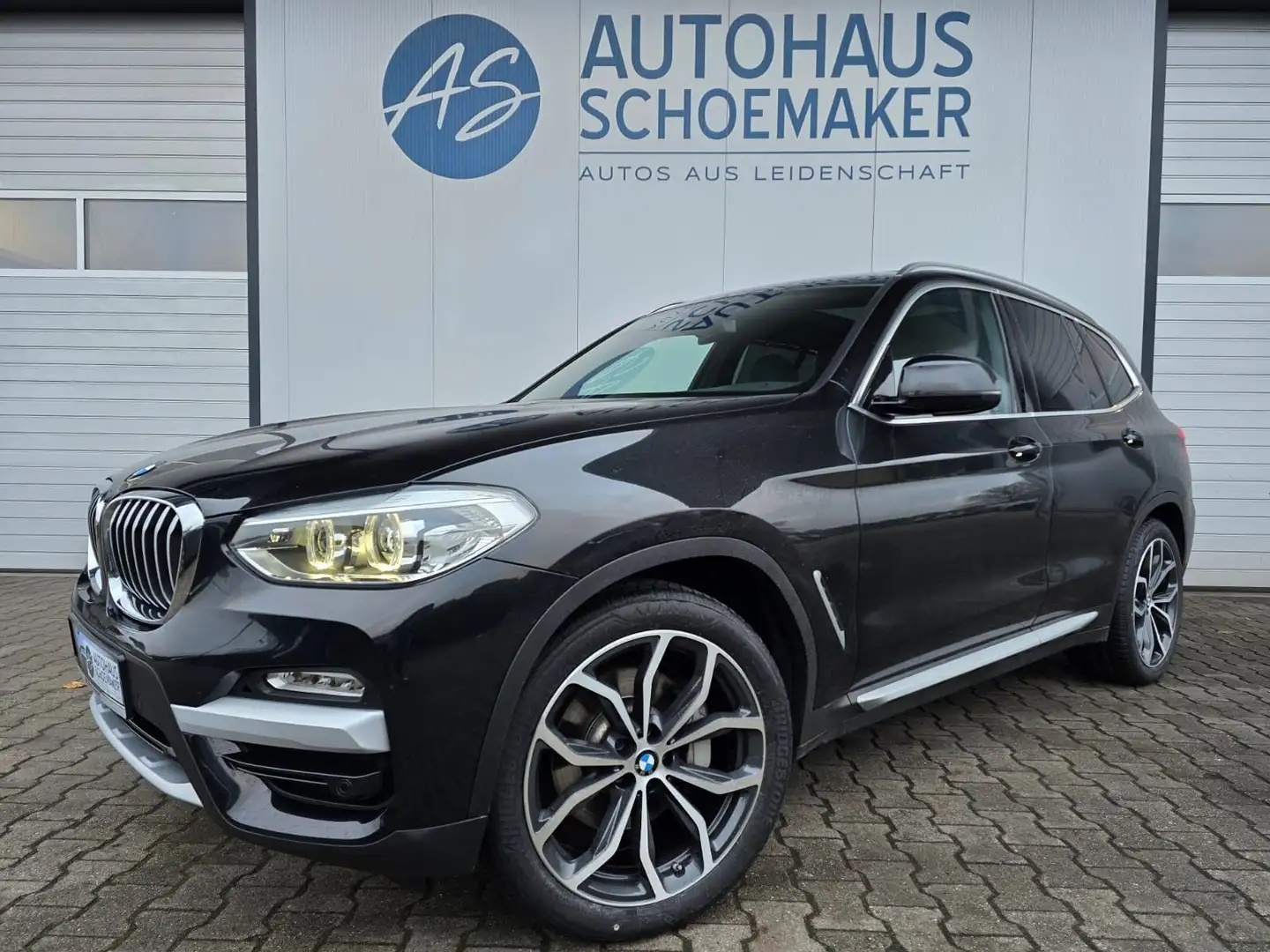 BMW X3 xDrive 30i xLine*Navi,LED,20 Zoll,AHK,Pano Negro - 1