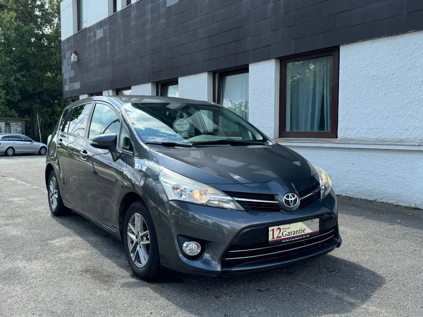 Toyota Verso /TÜV NEU/ 7 SITZE / Grau - 1
