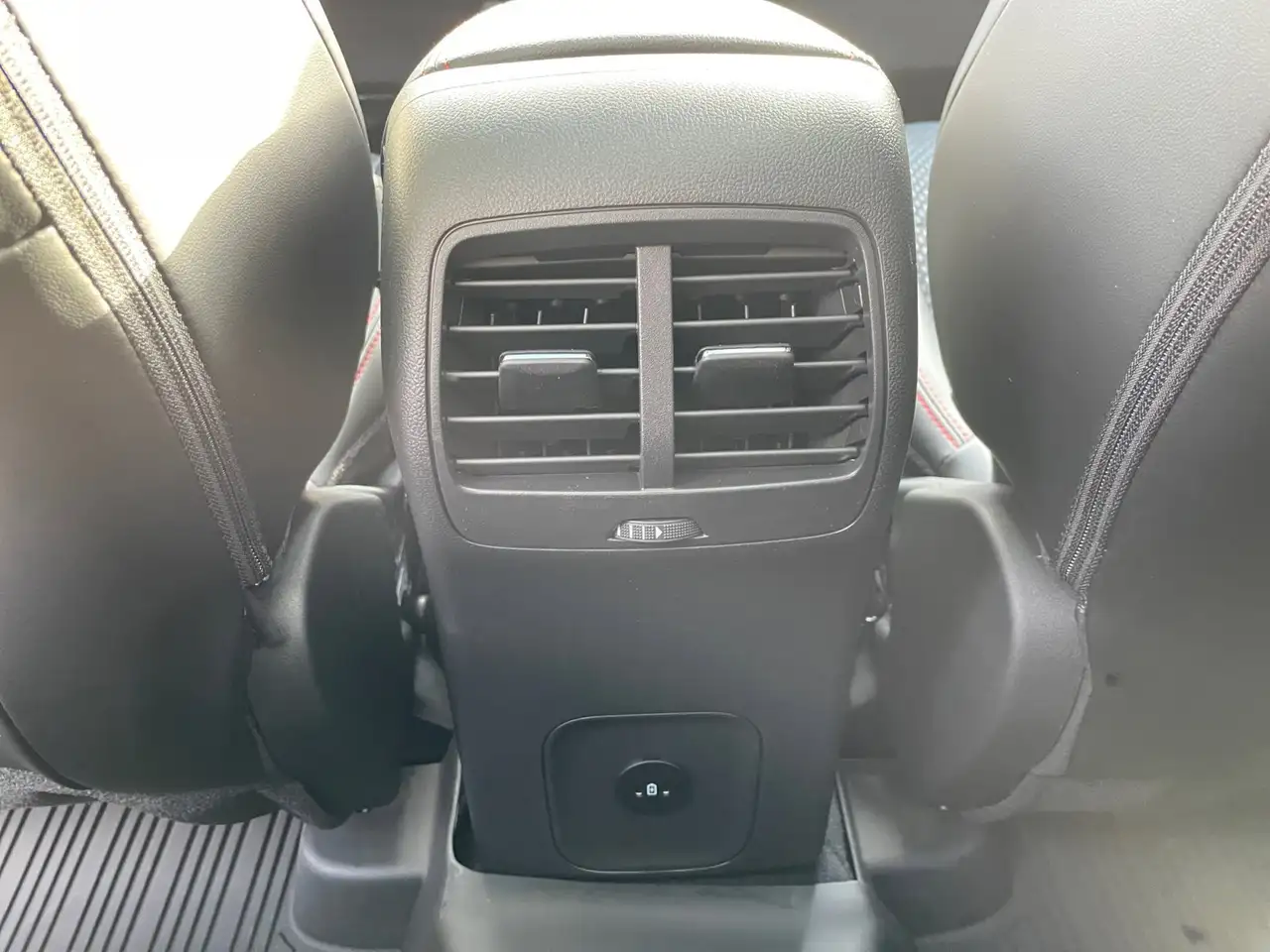 Ford Escape снимка Ford Escape