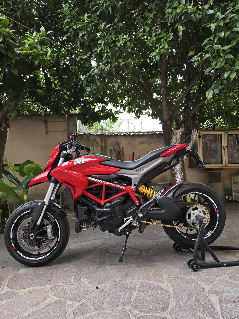 Ducati Hypermotard 939 Red - 2