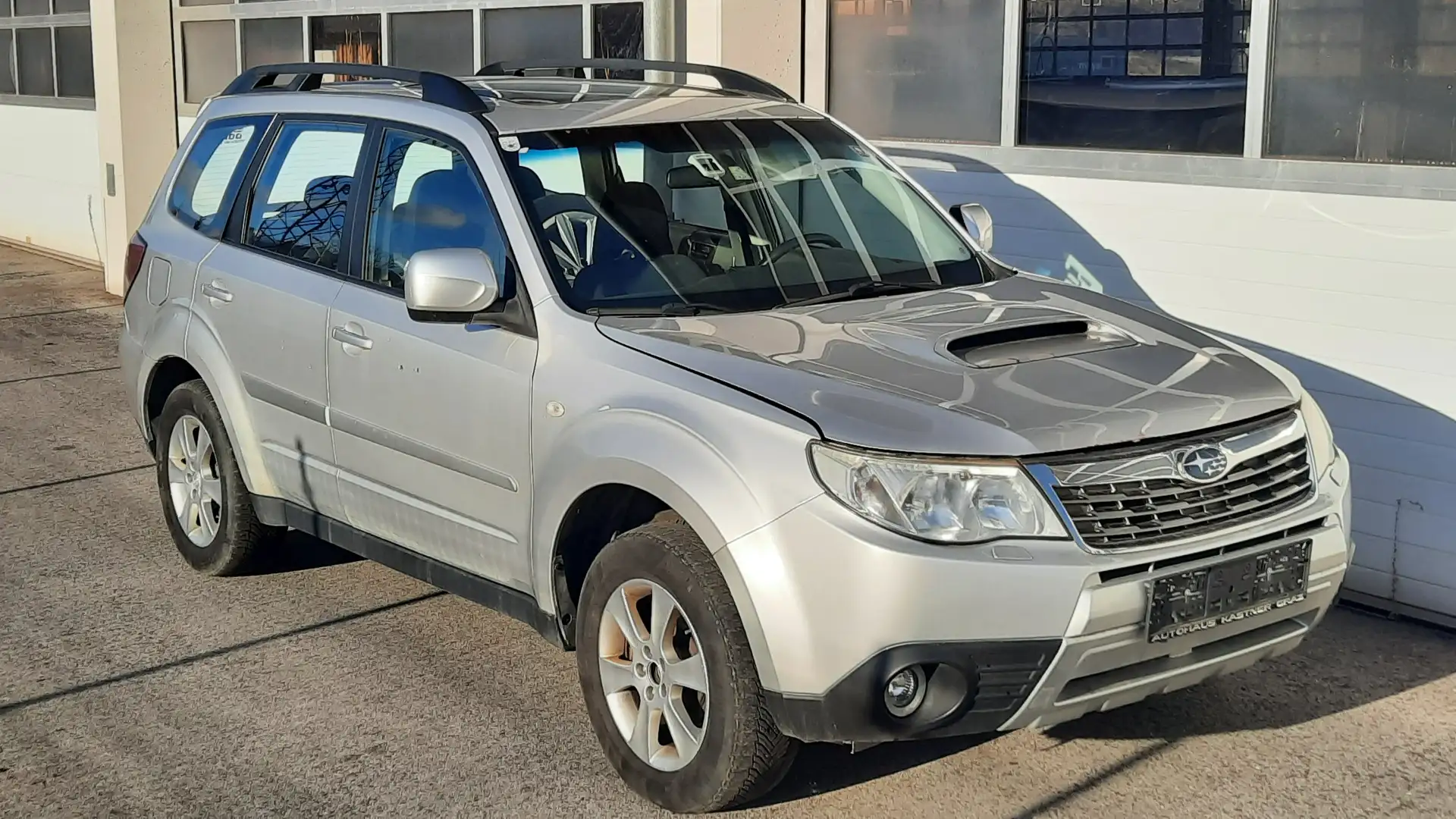 Subaru Forester 2,0D X Classic Silber - 2