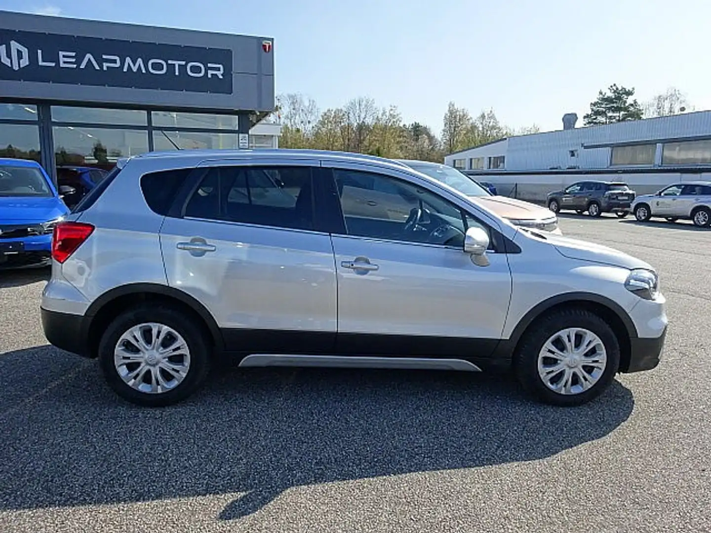 Suzuki SX4 S-Cross 1,0 DITC shine Srebrny - 1