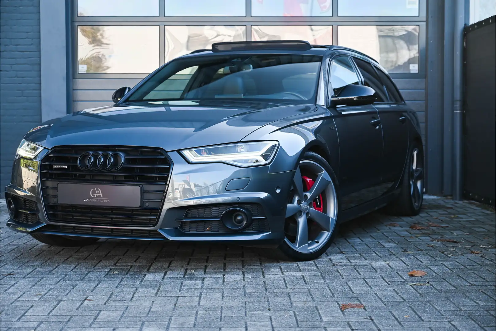 Audi A6 Avant 3.0 TDI BiT quattro Competition Pano, RS Sto Grijs - 1