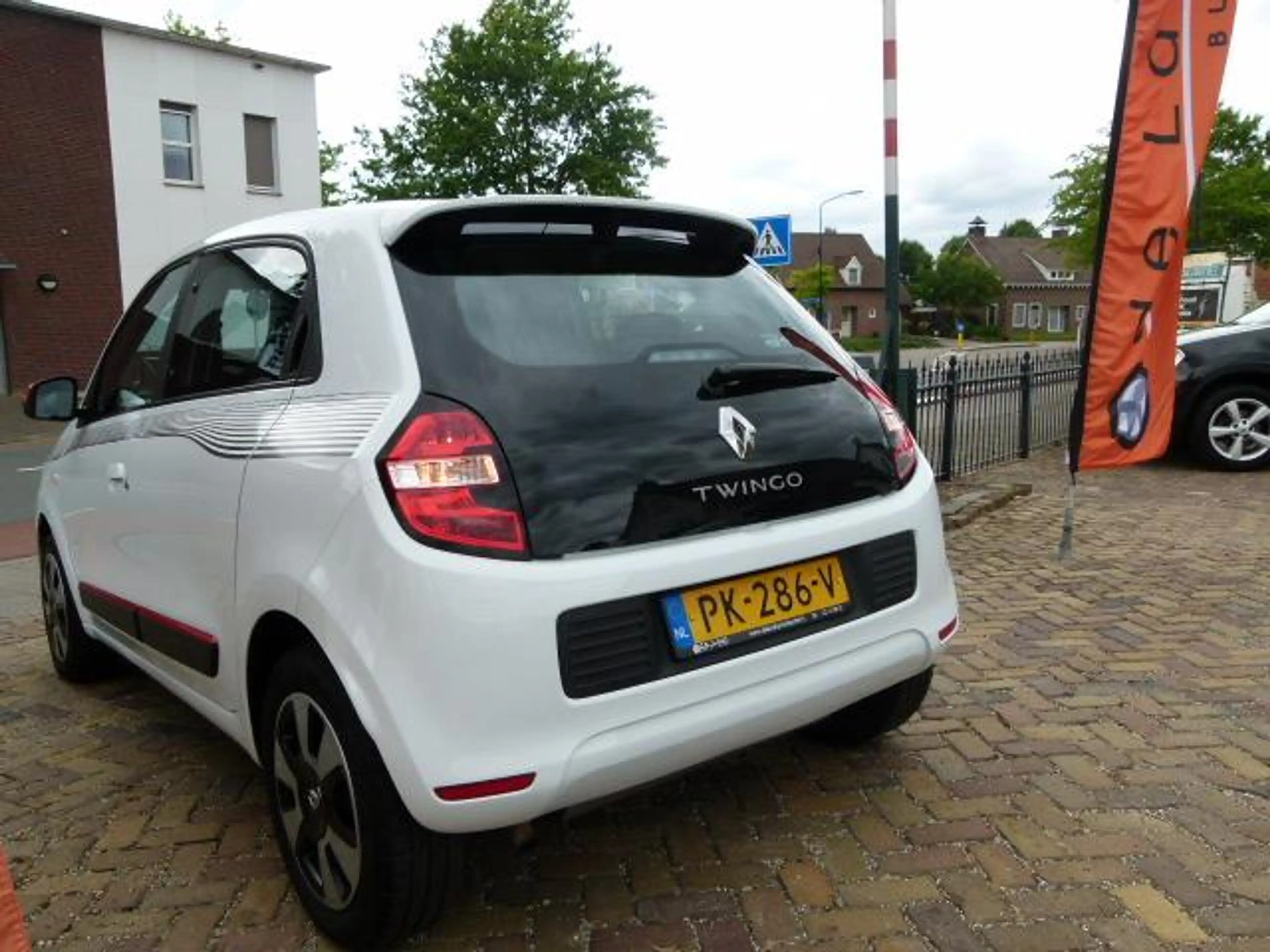Renault Twingo 1.0 SCe Collection, AIRCO/EL.RAMEN/CV AFSTAND/BT — photo 2