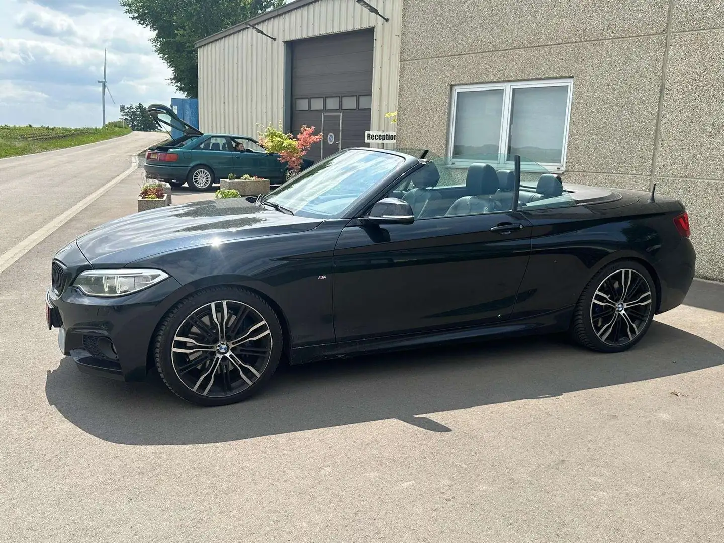 BMW 220 Cabriolet dA Pack M Чорний - 2