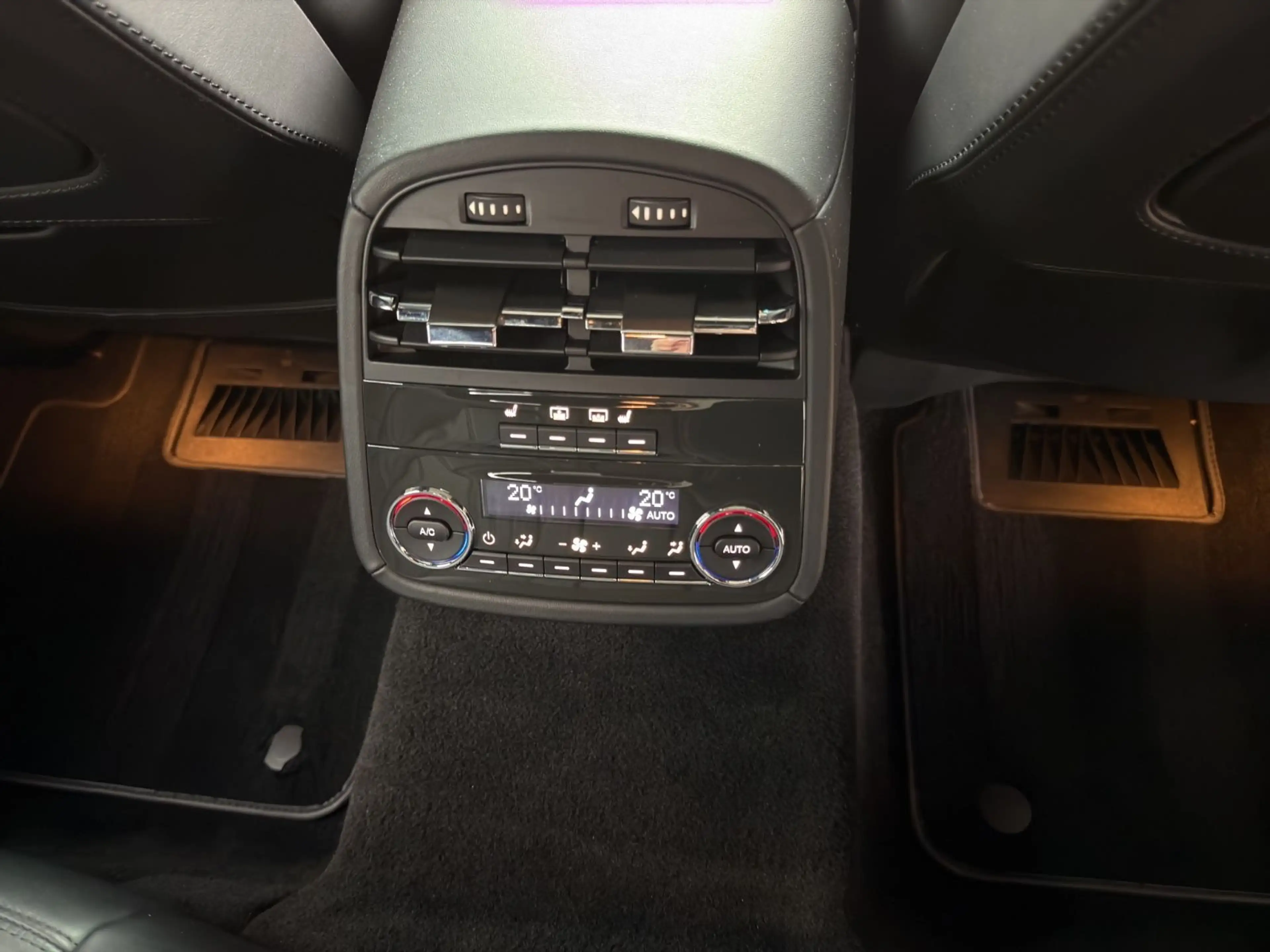 Maserati Quattroporte GTS/Keyless/Carbon/Bowers&Wilk./TV — photo 14