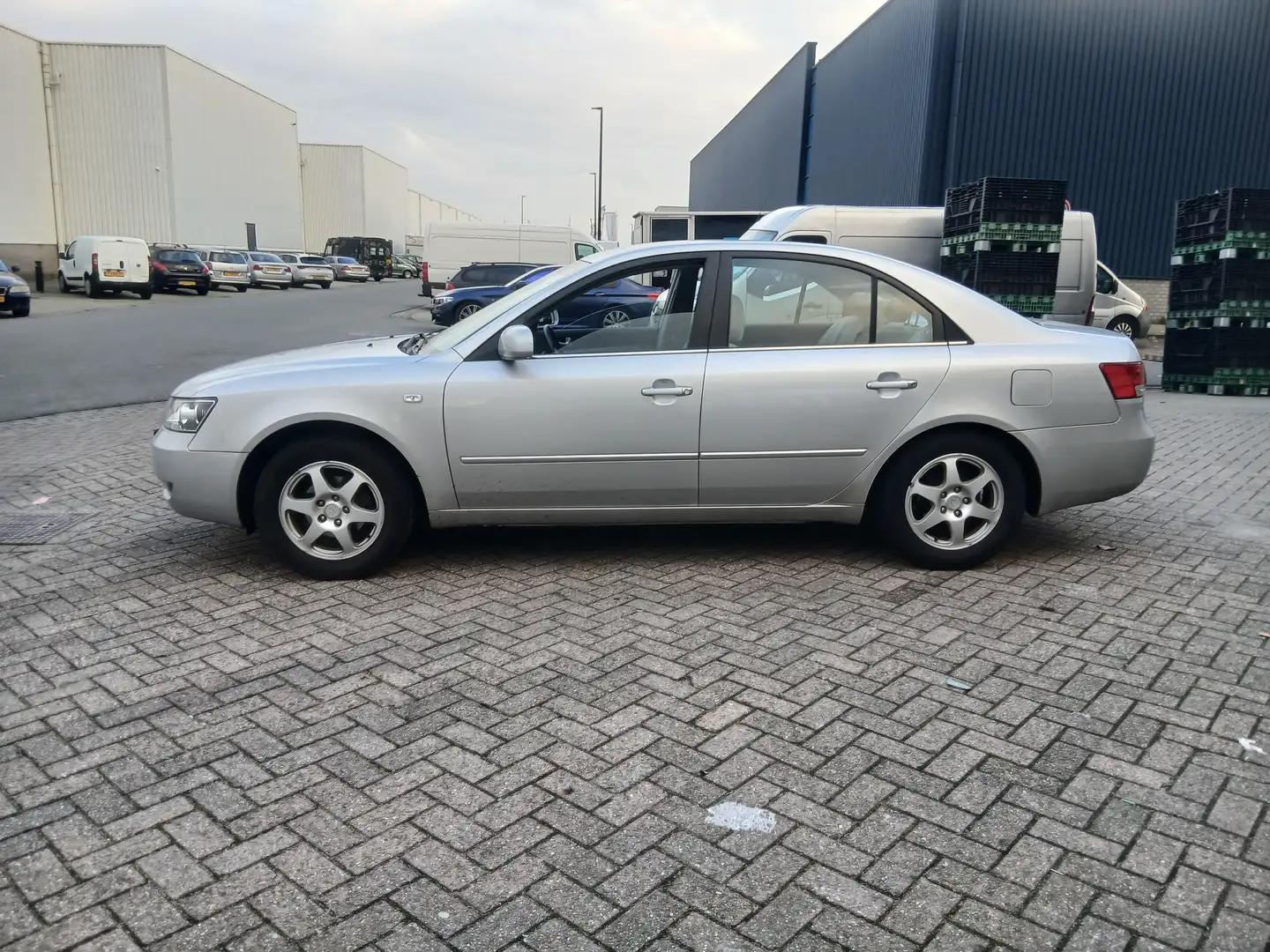 Hyundai SONATA SONATA 2.4 Dynamic Серебристый - 2