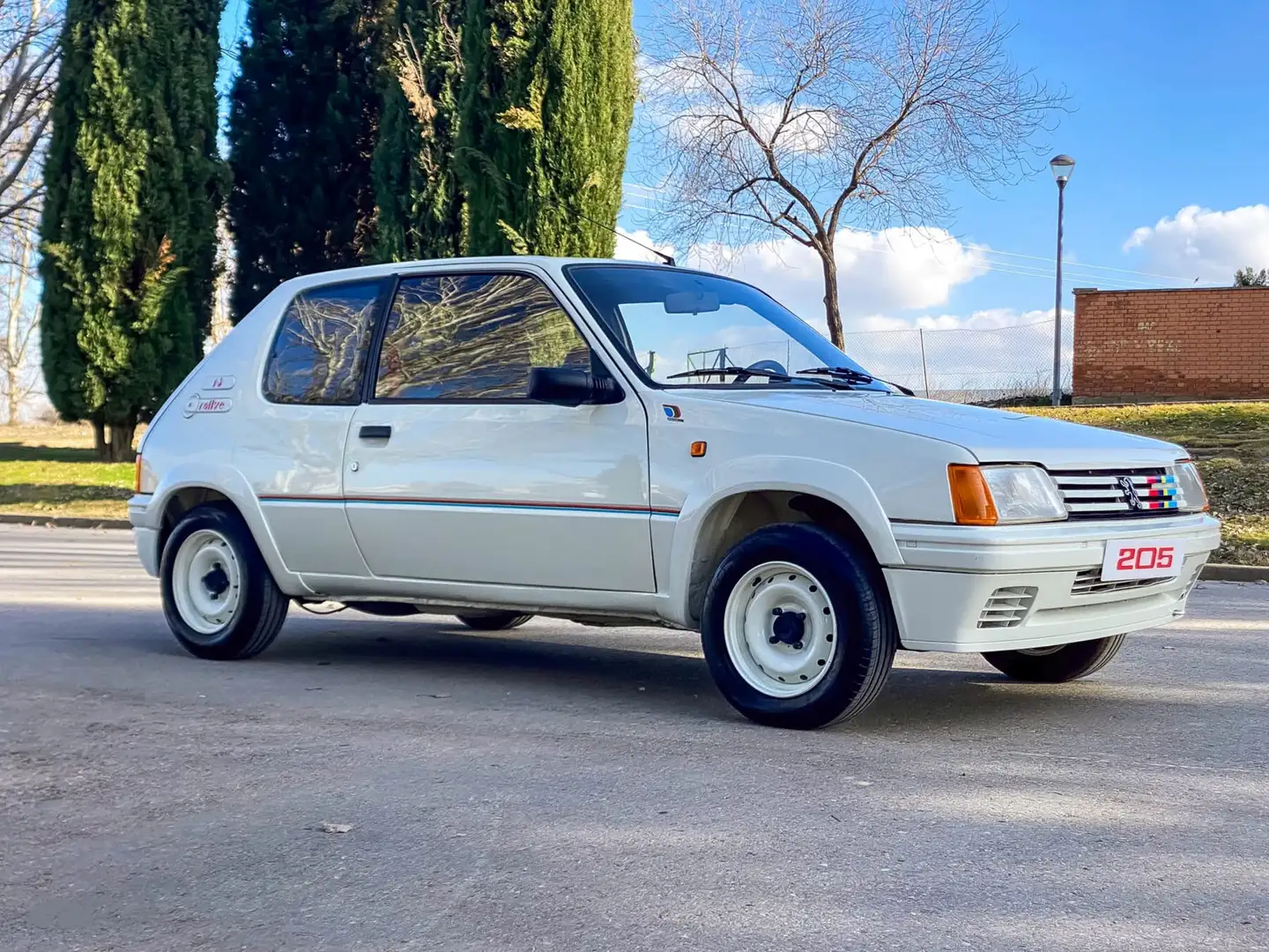 Peugeot 205 1.3 Rallye Weiß - 1