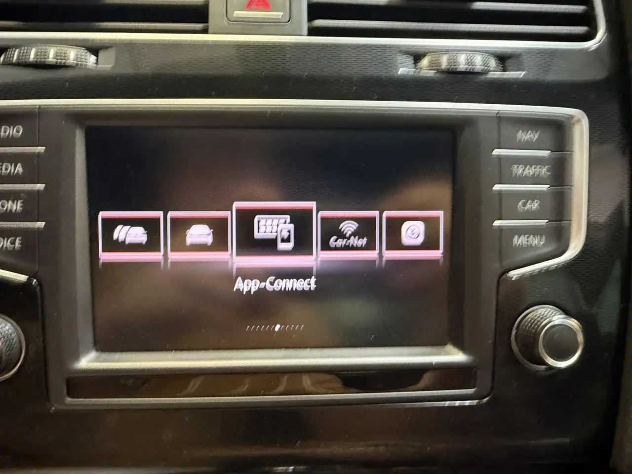 Volkswagen Golf GTI — photo 22