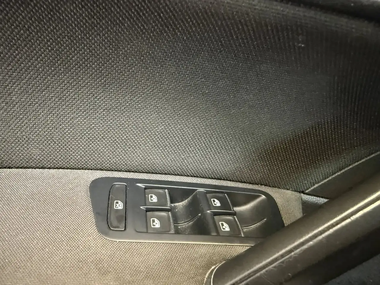 Volkswagen Golf GTI — photo 32