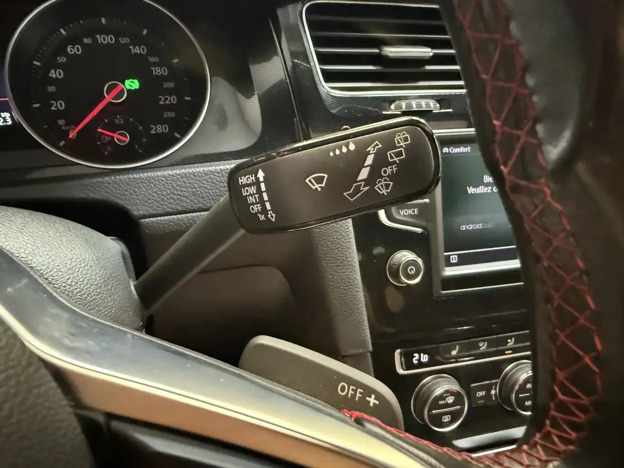 Volkswagen Golf GTI — photo 16