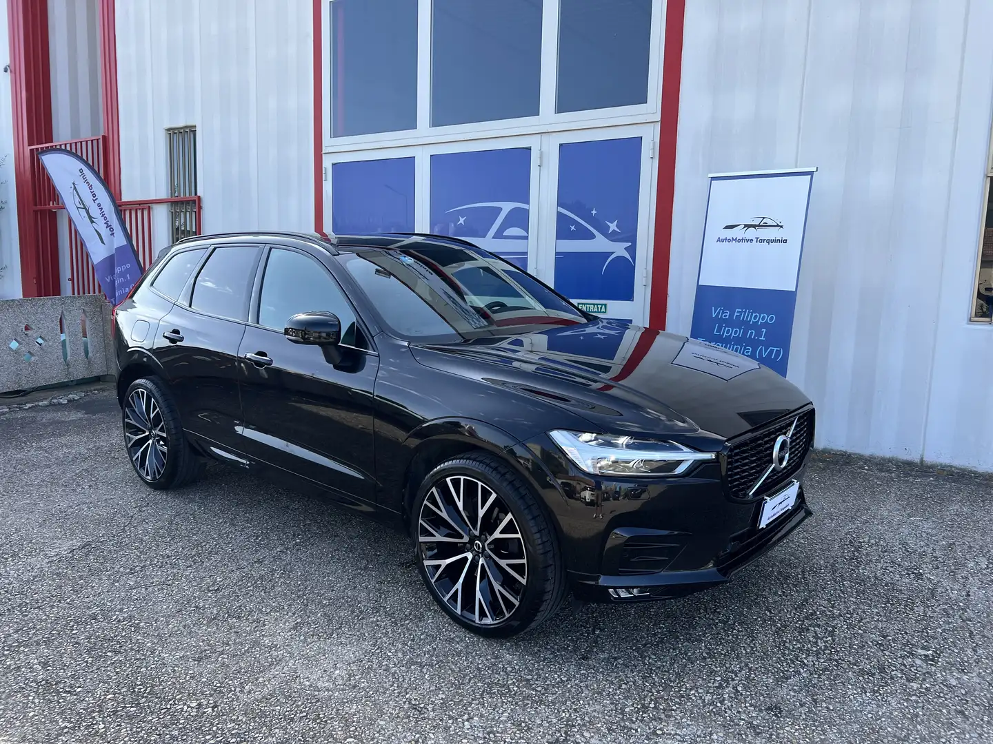 Volvo XC60 2.0 B4 R-DESIGN AWD 48V TETTO-R22-DARK PAK Nero - 2