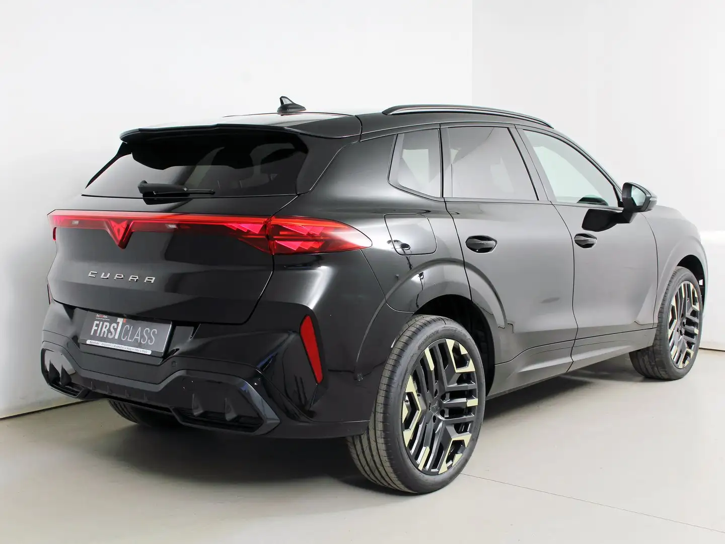 CUPRA Terramar TRIBE e-HYBRID 204 PS DSG Schwarz - 2
