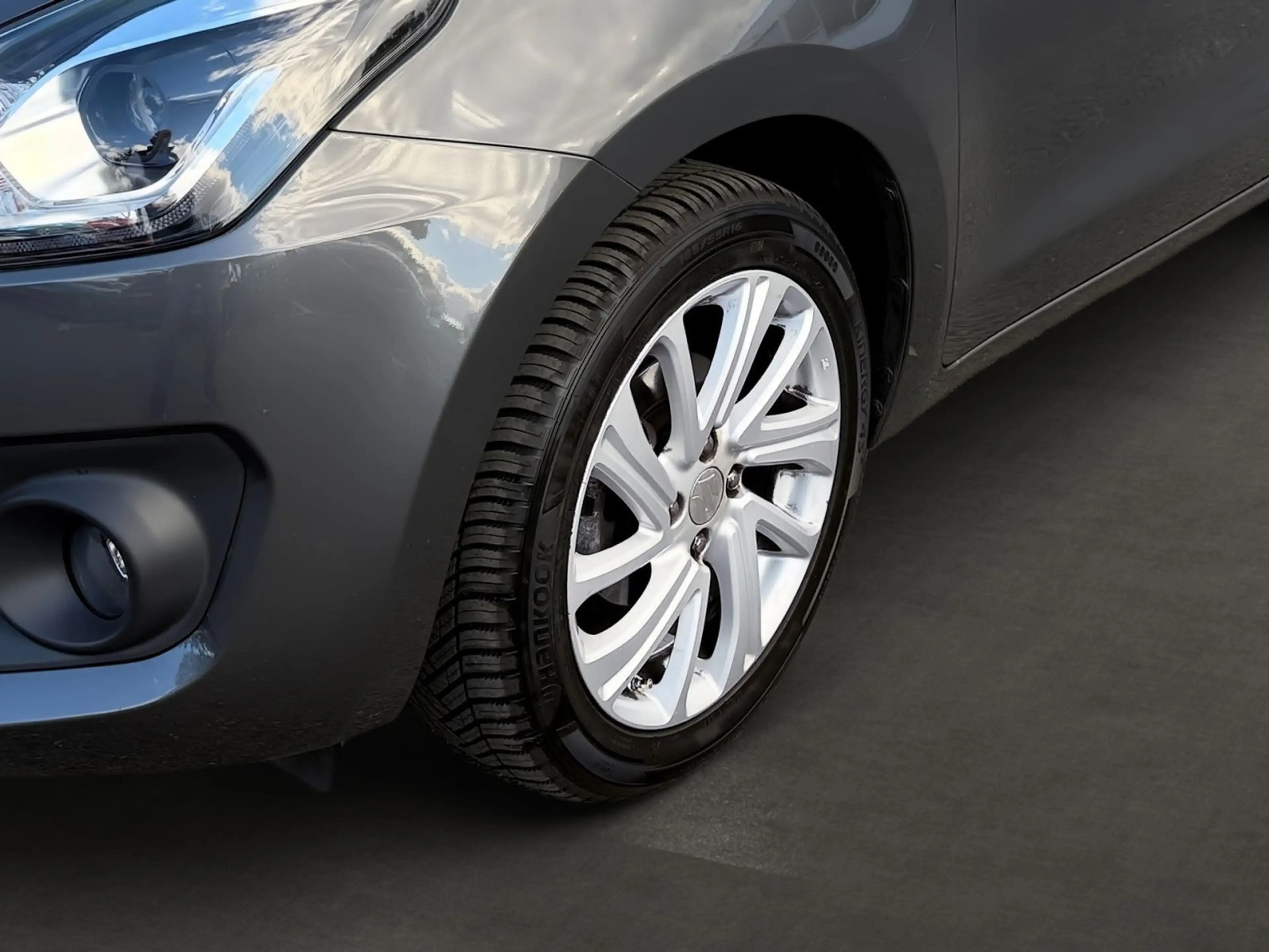 Suzuki Swift 1.3 Comfort — photo 6