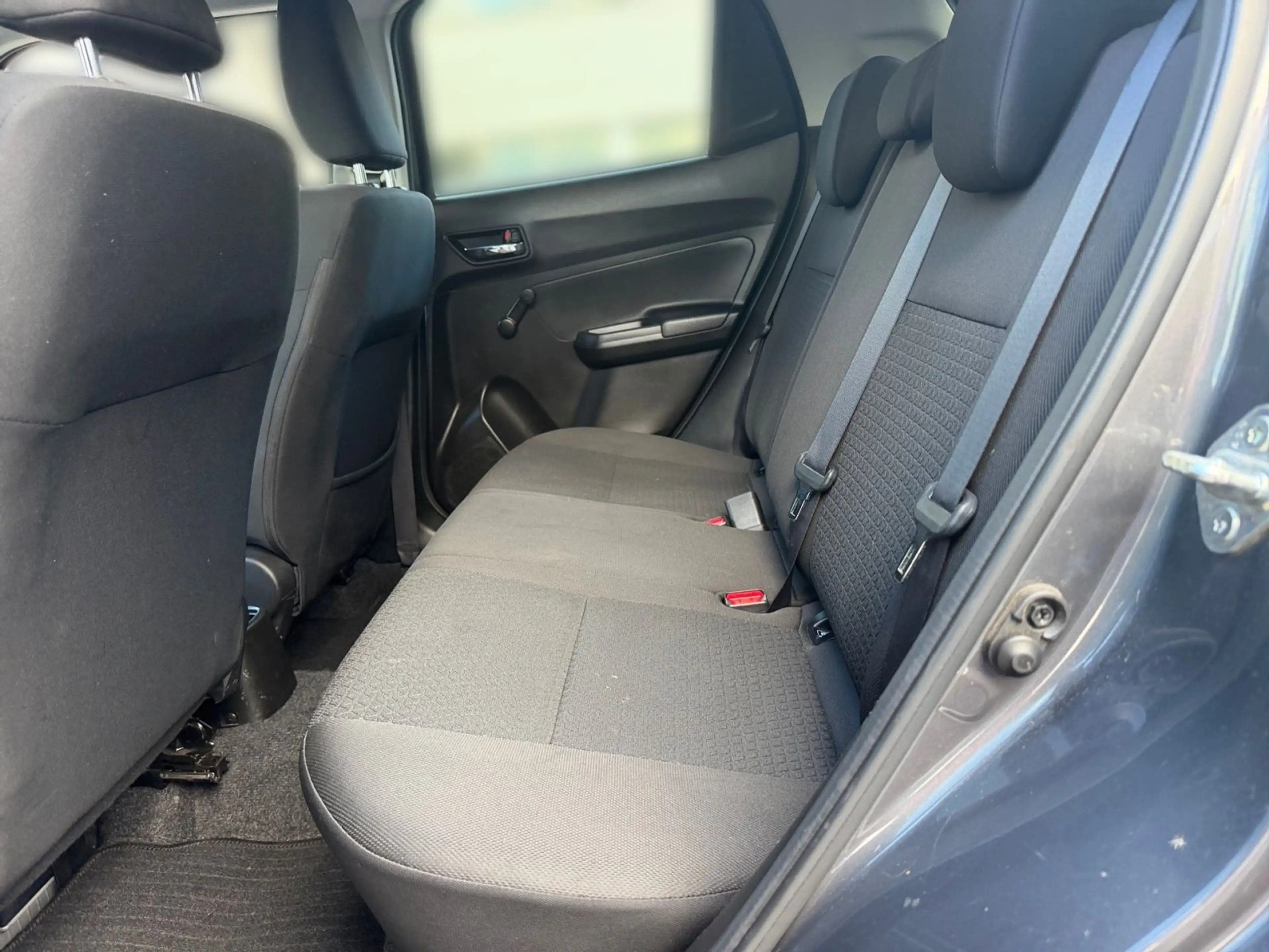 Suzuki Swift 1.3 Comfort — photo 11
