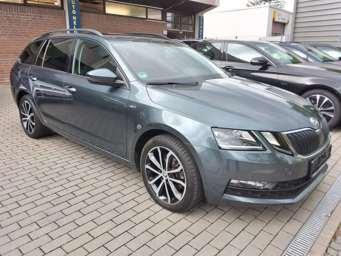 Skoda Octavia Combi Soleil Automatik,Navi Grau - 2