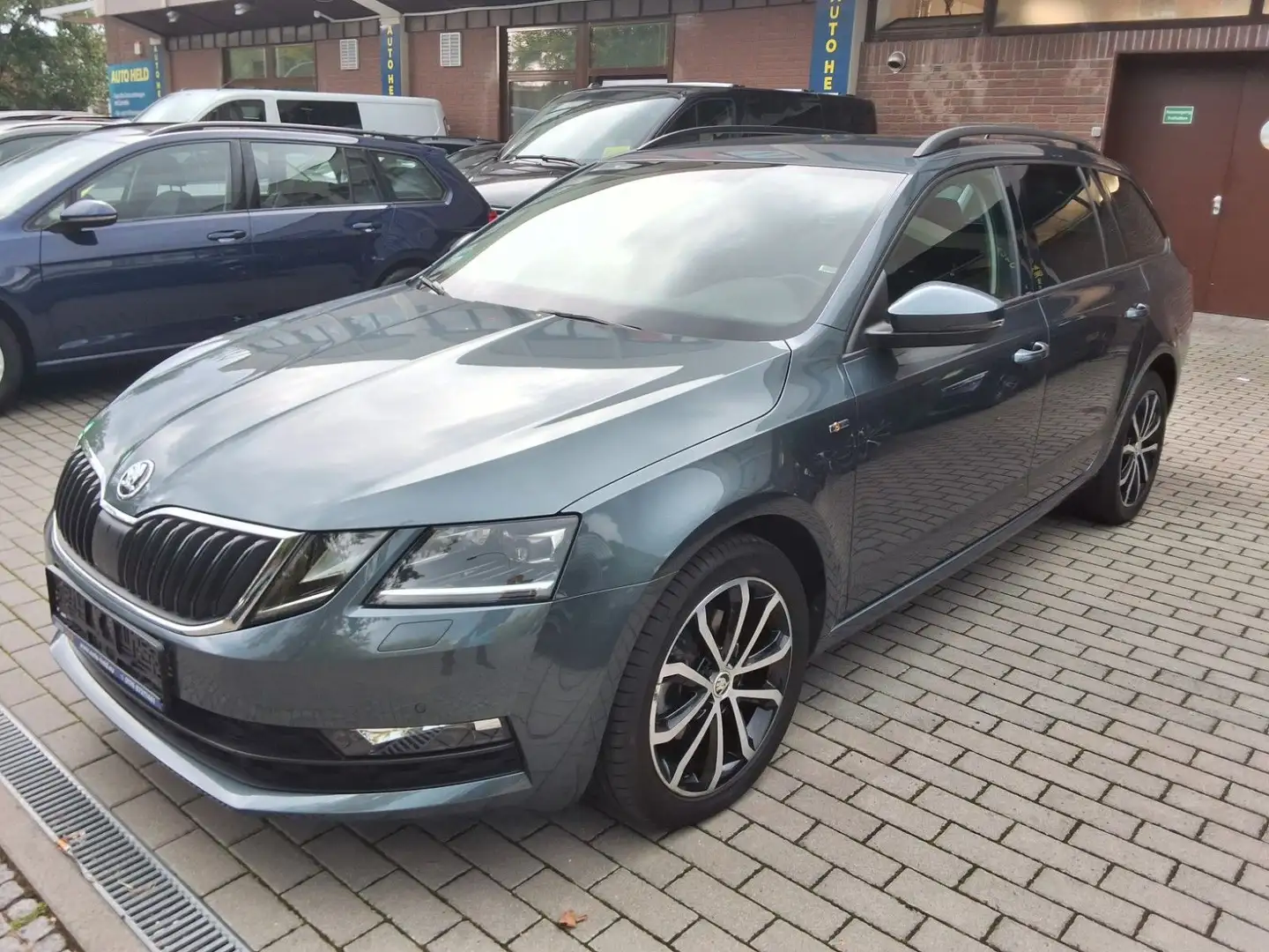 Skoda Octavia Combi Soleil Automatik,Navi Grau - 1