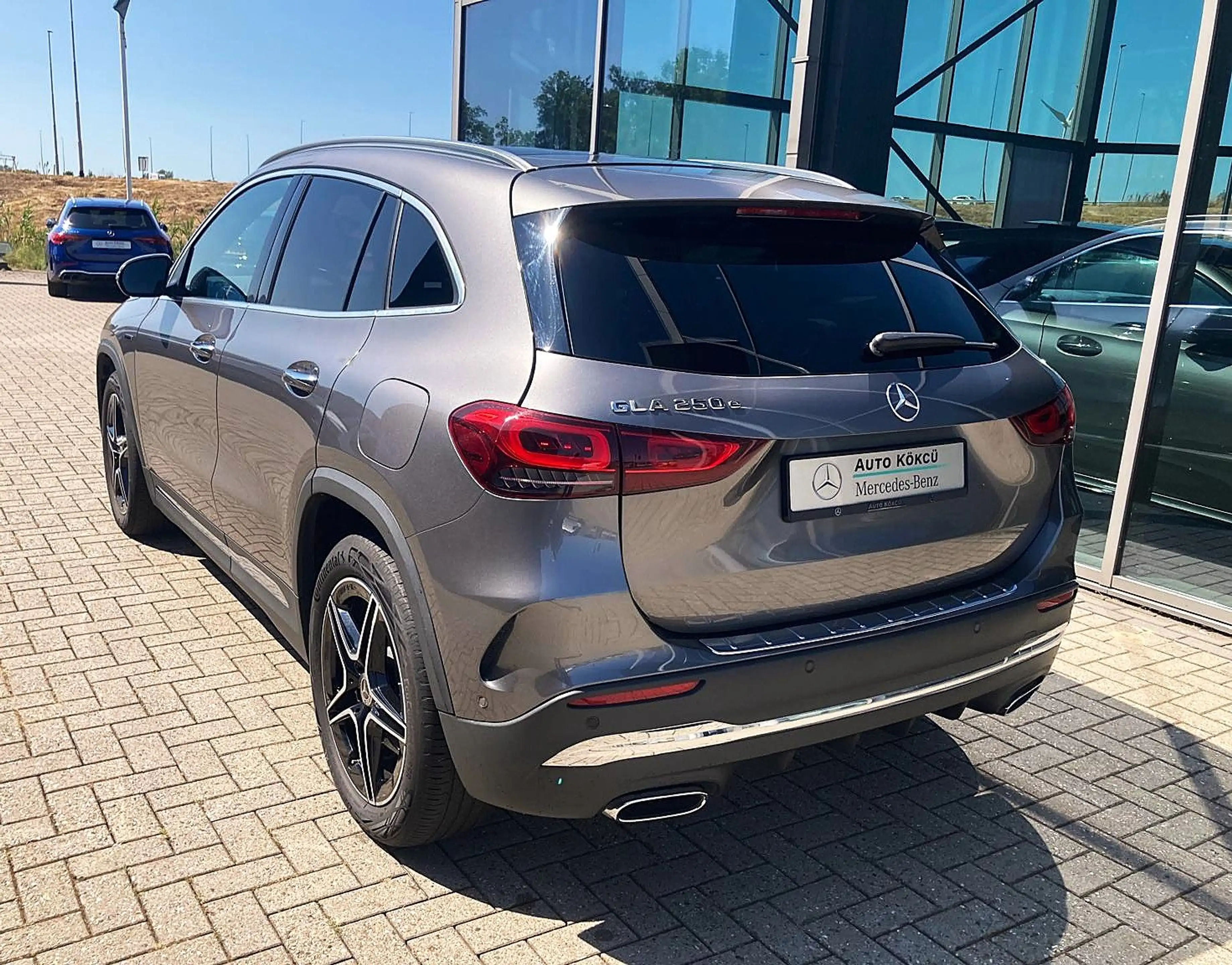 Mercedes-Benz GLA 250 250e hybr — photo 7