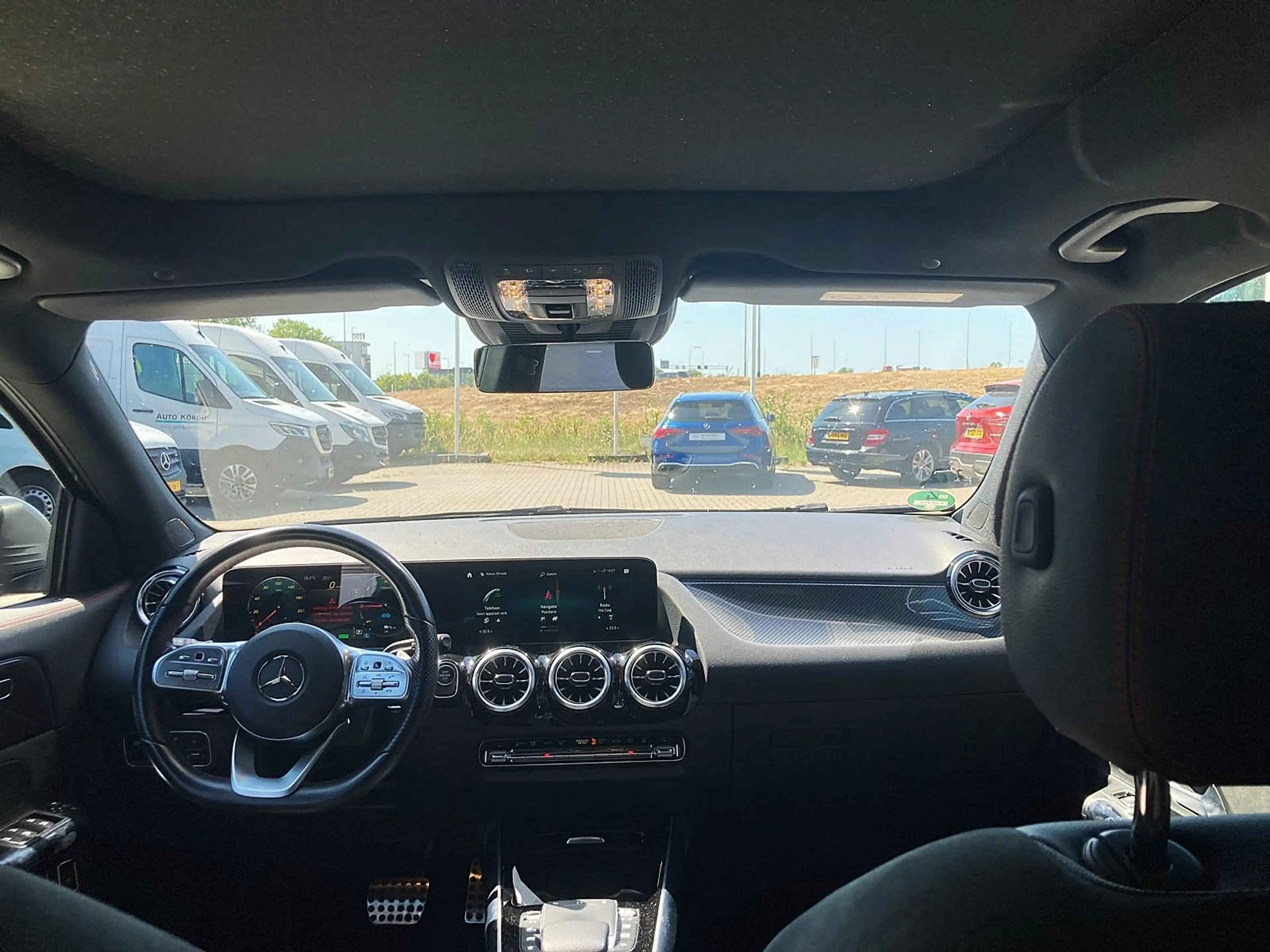 Mercedes-Benz GLA 250 250e hybr — photo 9