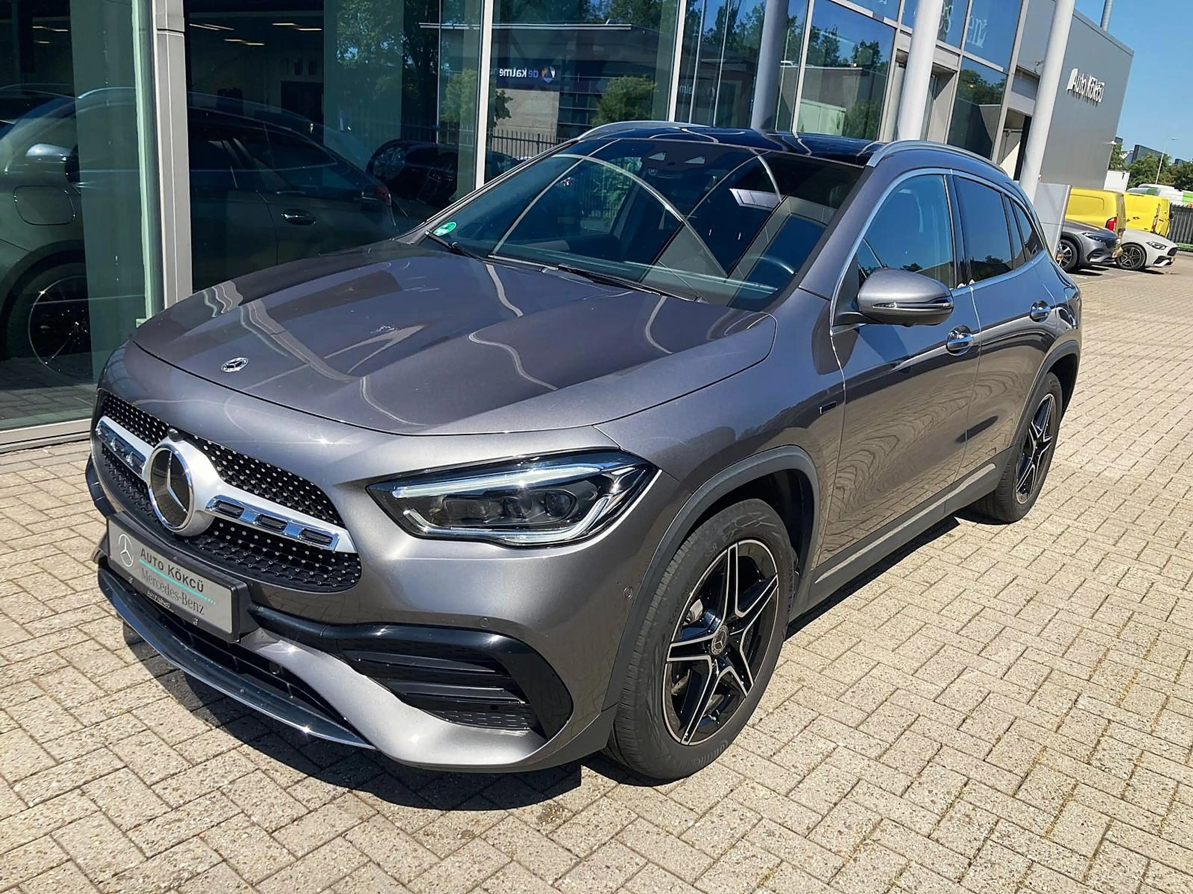 Mercedes-Benz GLA 250 250e hybr
