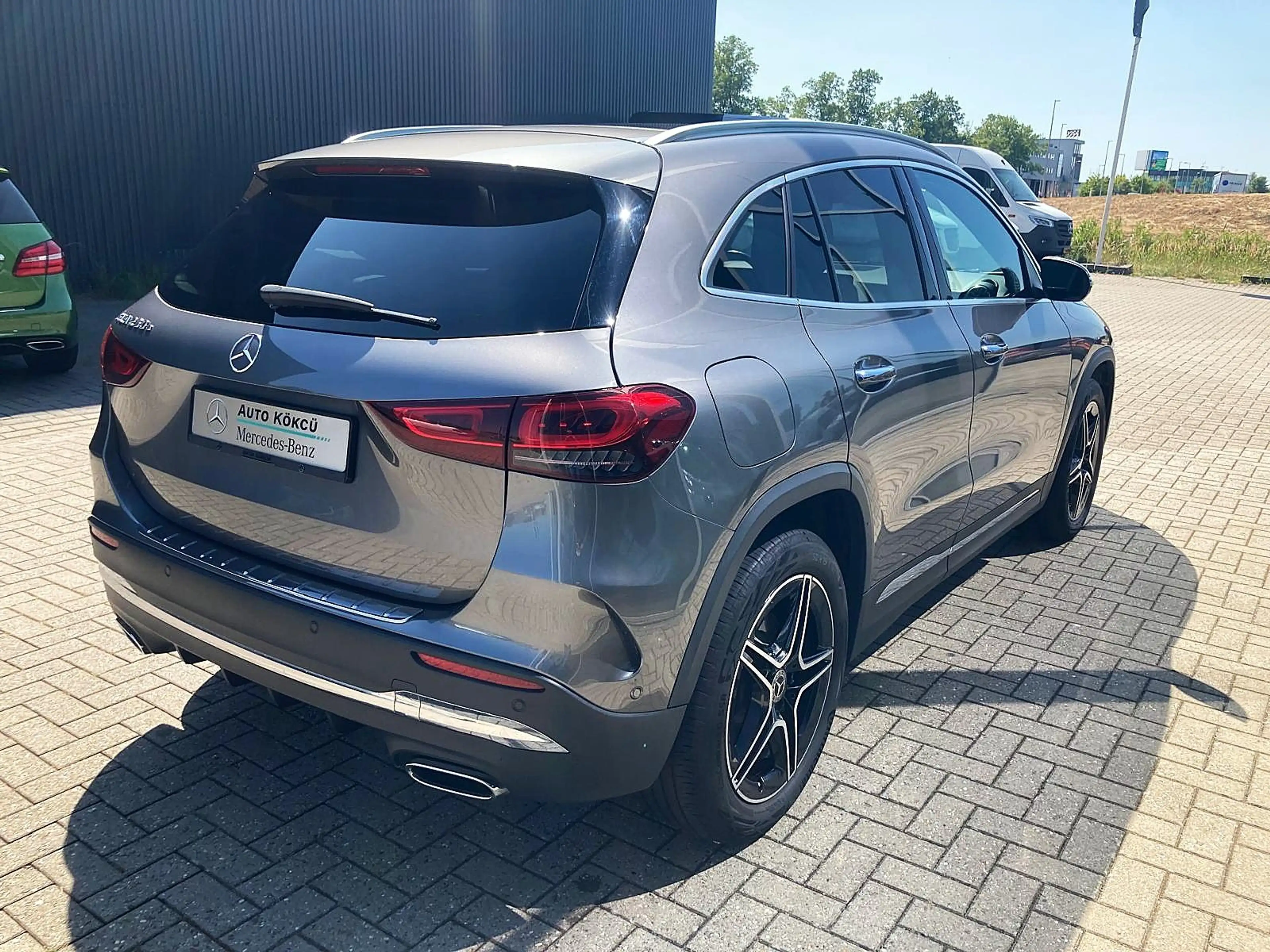 Mercedes-Benz GLA 250 250e hybr — photo 5