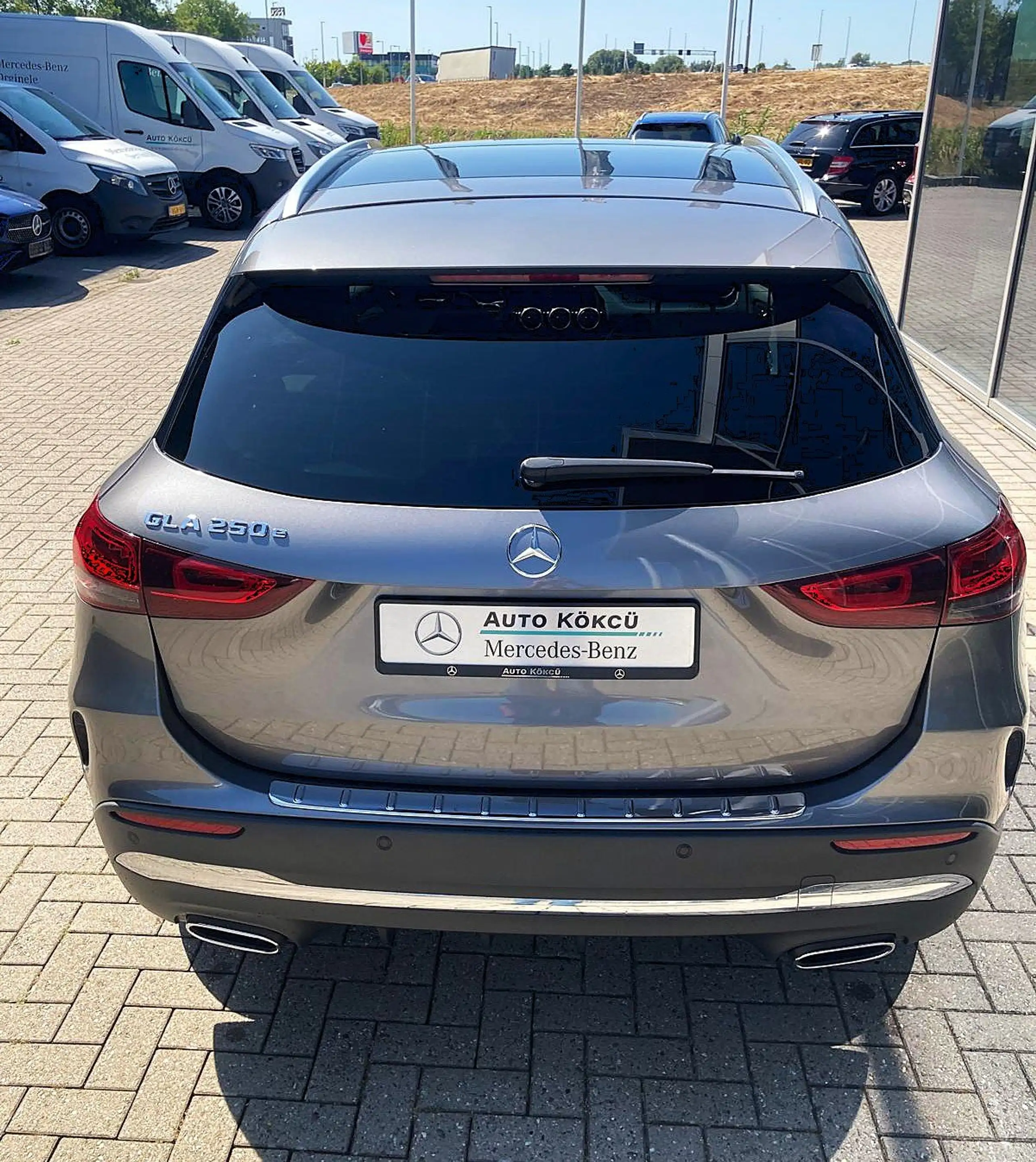 Mercedes-Benz GLA 250 250e hybr — photo 6