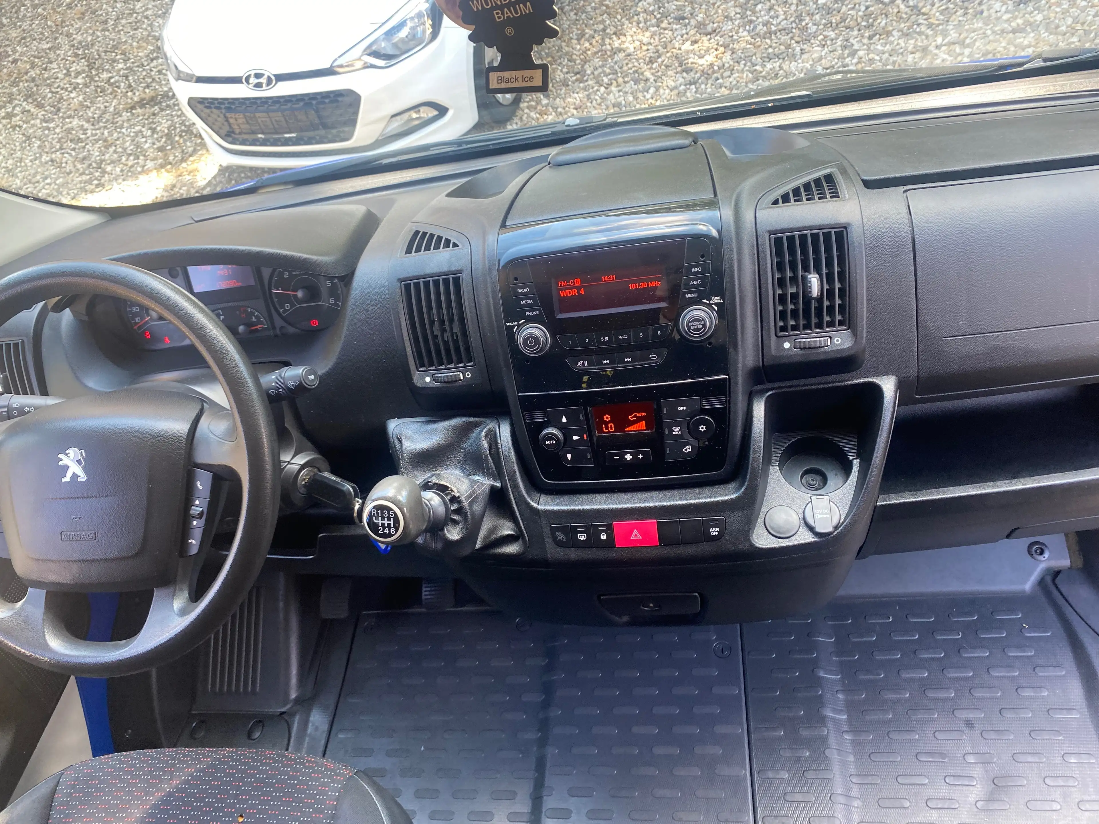 Peugeot Boxer 330 L1H1 Komfort HDi 110 — photo 8