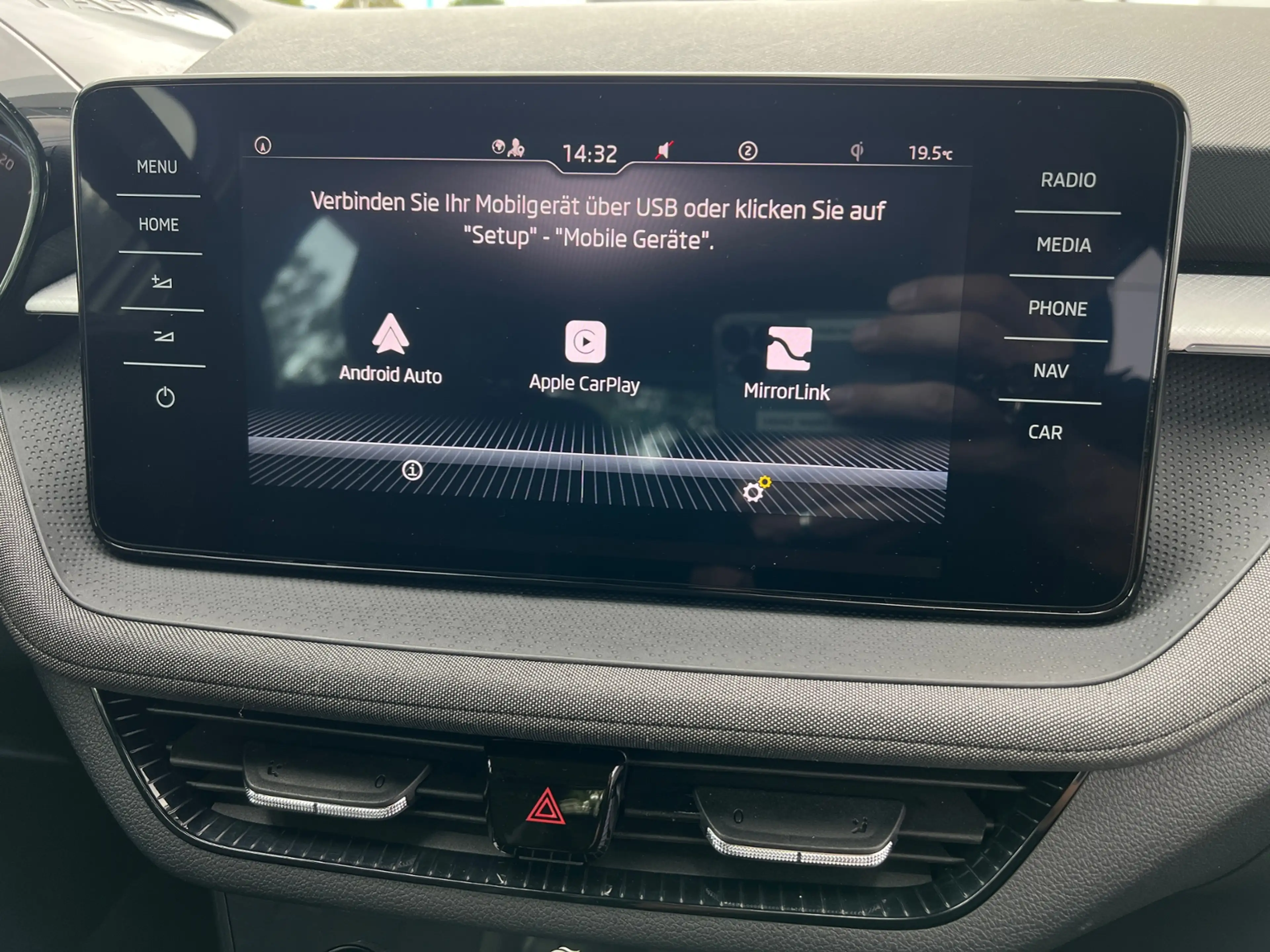 Skoda Fabia Tour 1.5 TSI DSG *LED,Navi,Sitzhzg.,16''-LM* — photo 13