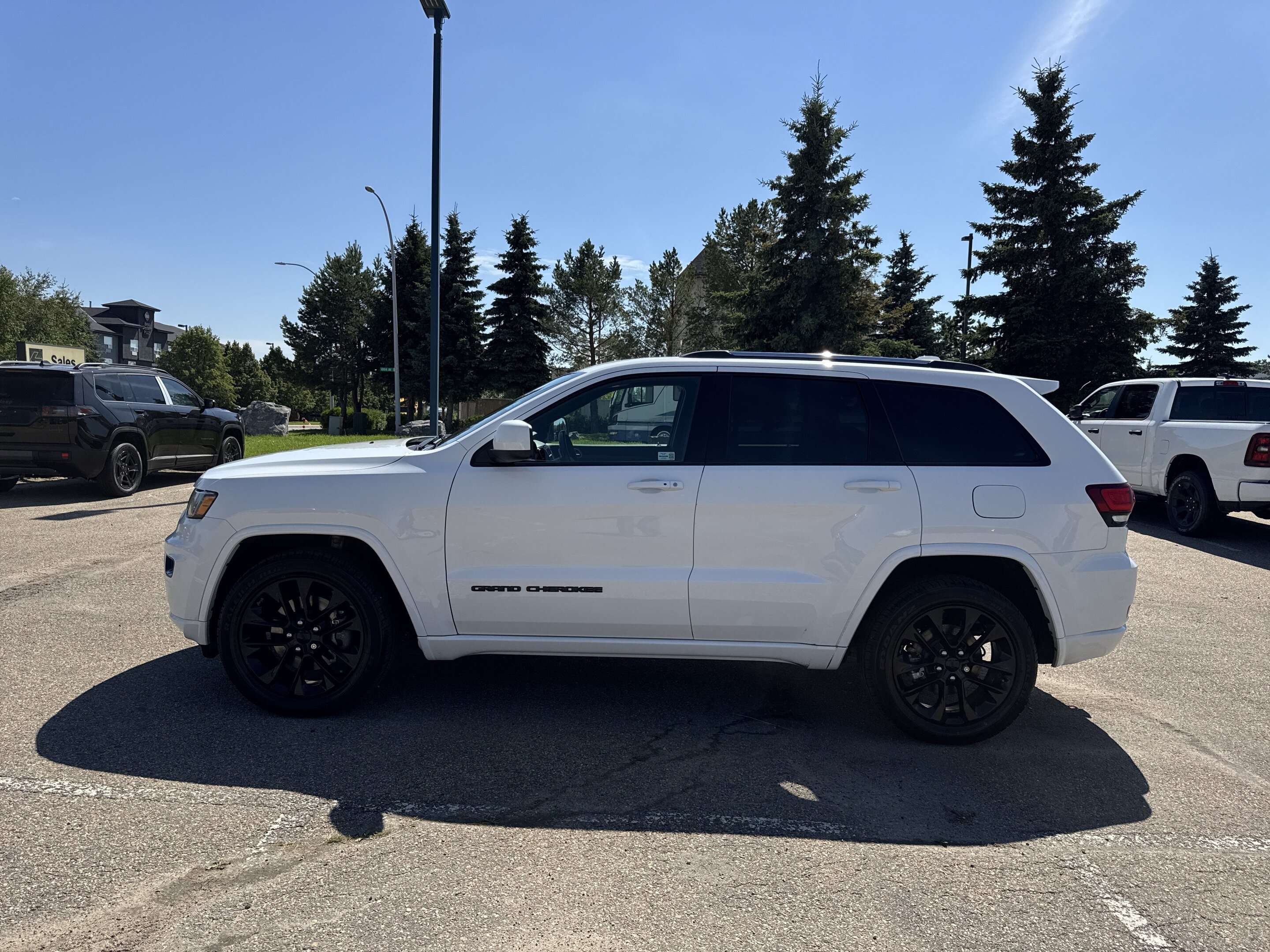2021 Jeep Grand Cherokee Altitude | 3.6L V6 | Trailer Tow | Sunroof | Leath — снимка 1