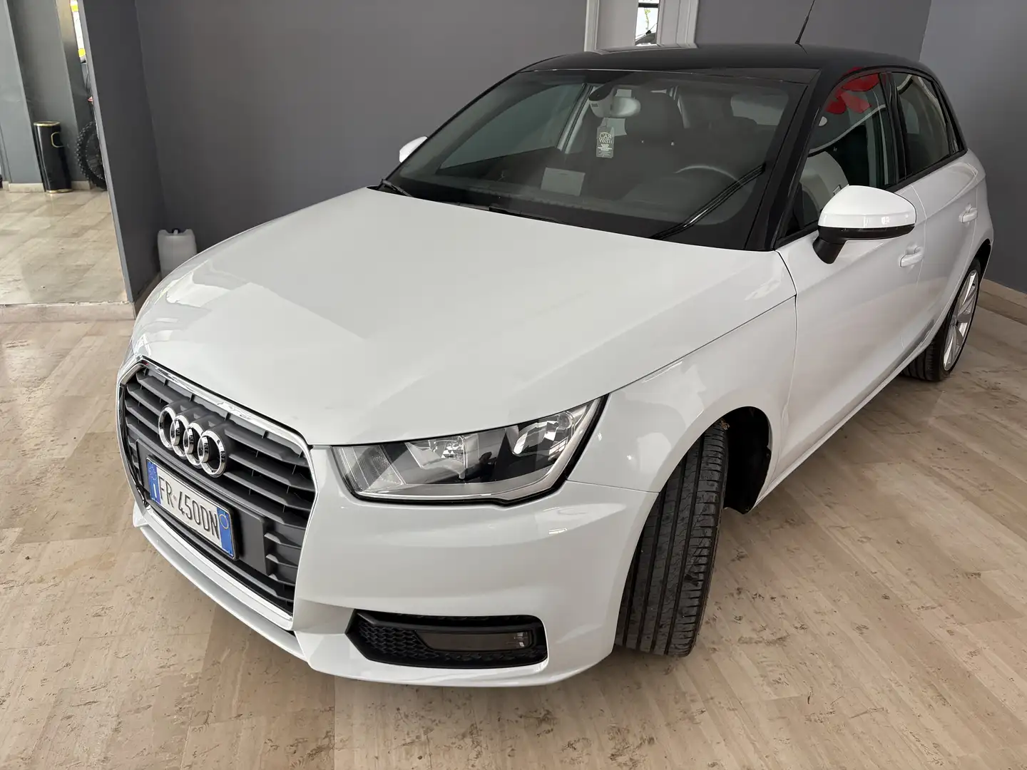 Audi A1 Sportback 1.4 tdi Metal Plus - 2