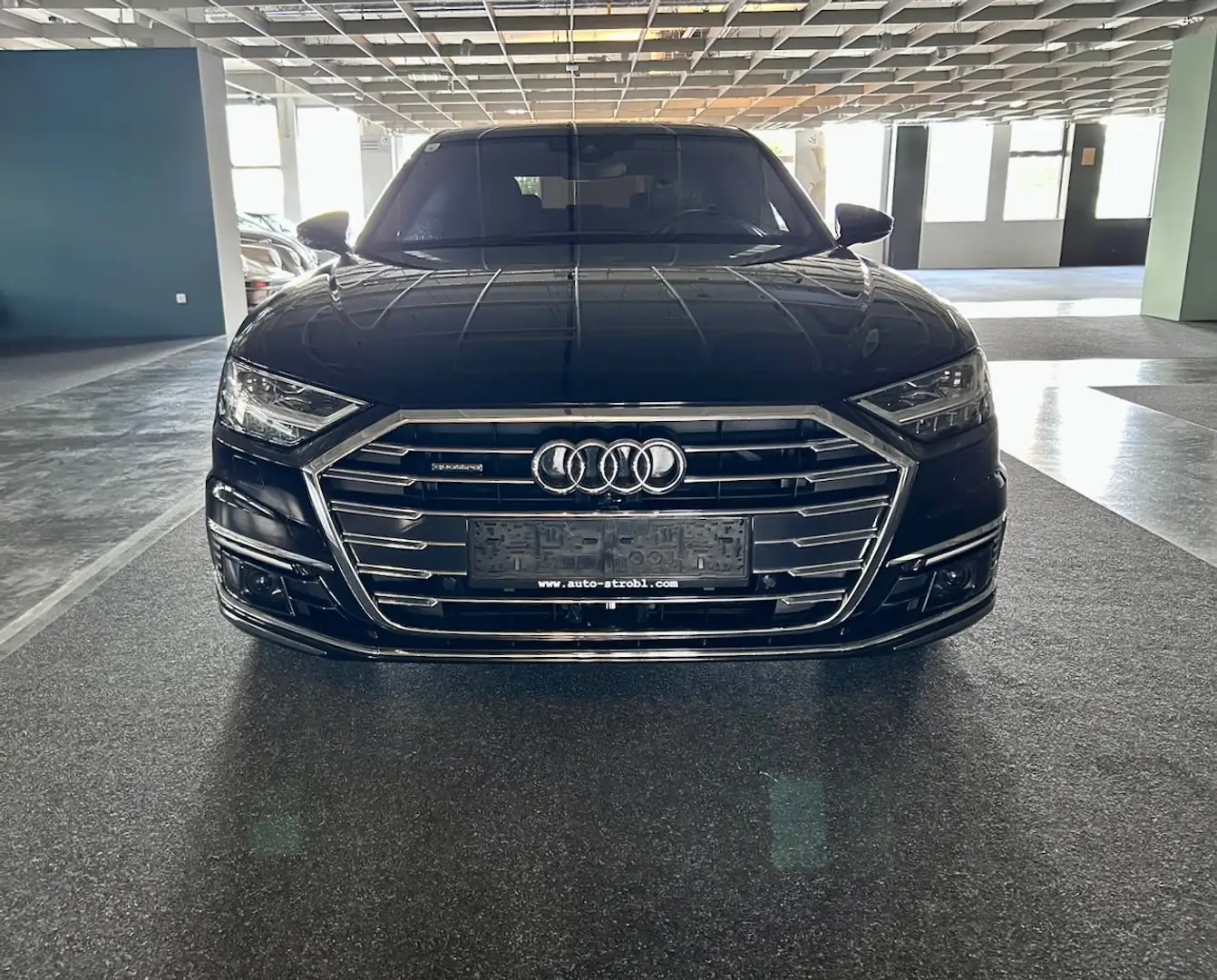 Audi A8 60 TFSI e quattro Noir - 2