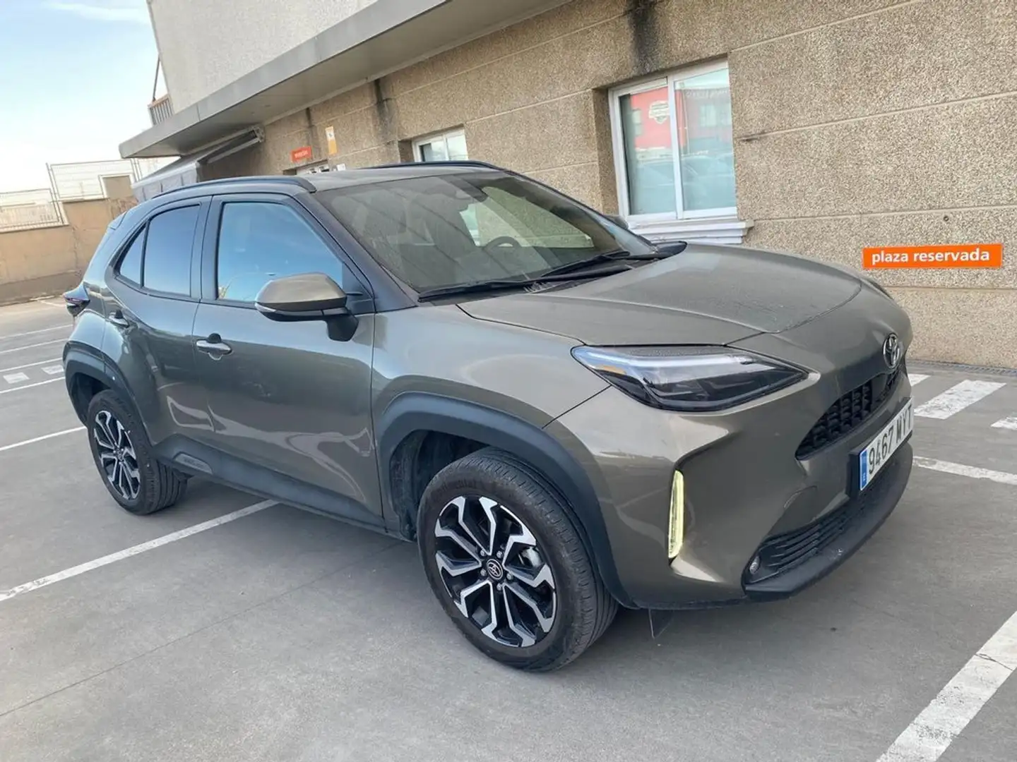 Toyota Yaris Cross 120H Active Plus Marrón - 2