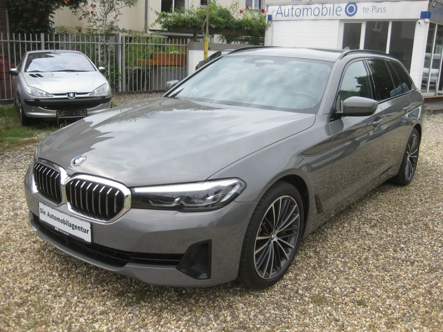 BMW 530 d Luxury Line/Leder/Live Cockpit/H&K/19Zoll Grijs - 1