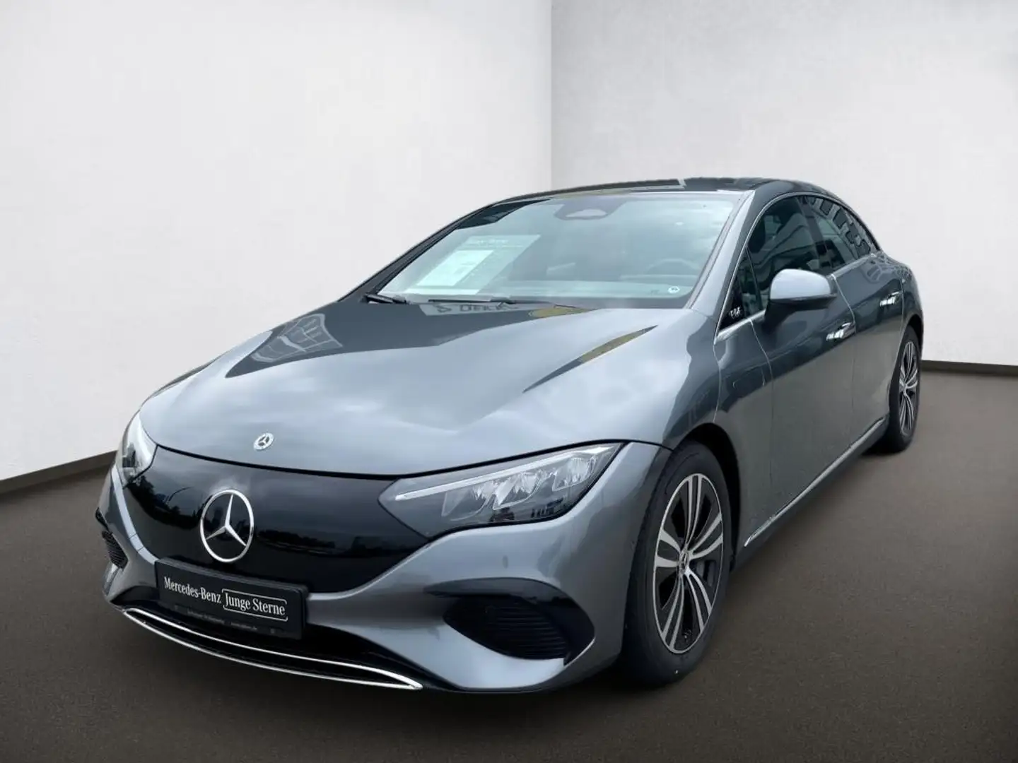 Mercedes-Benz EQE 300 ElectricArt*AIRMATIC*AHK*AC-22kW*Adv+* Grau - 2
