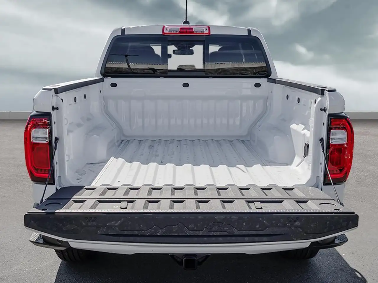GMC Canyon photo GMC Canyon