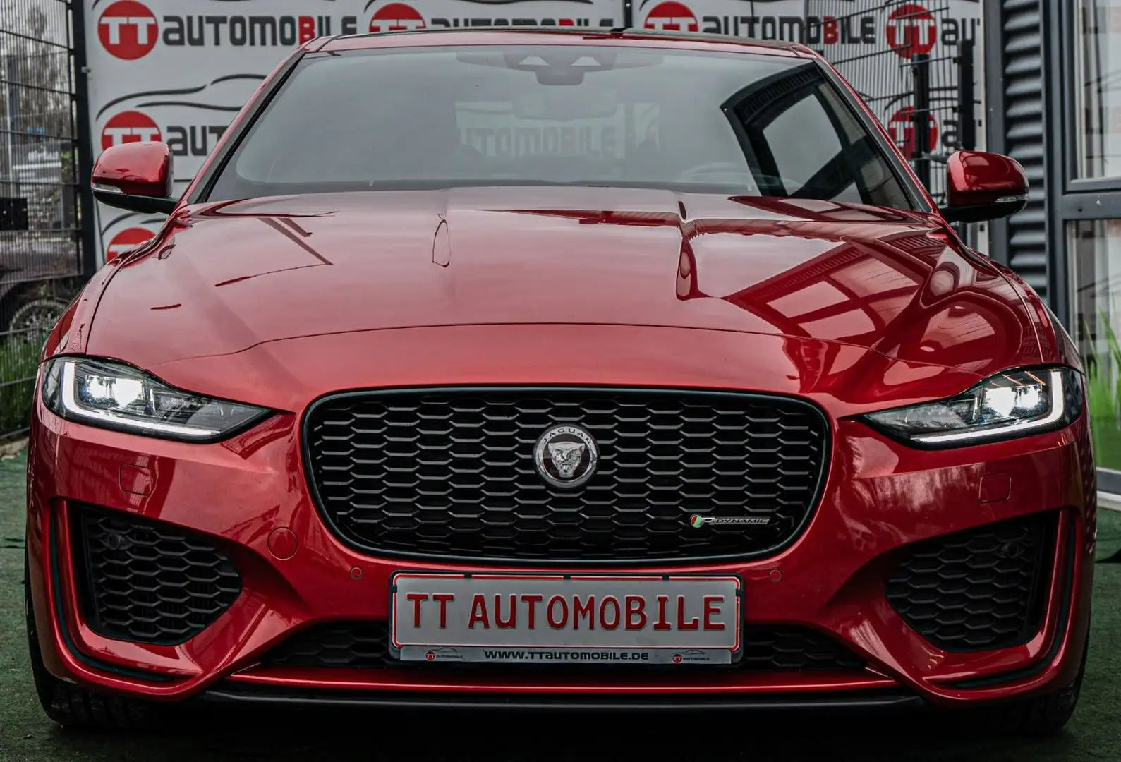 Jaguar XE R-Dynamic SE |1.HAND|LED|SCHIEBEDACH| Rot - 2