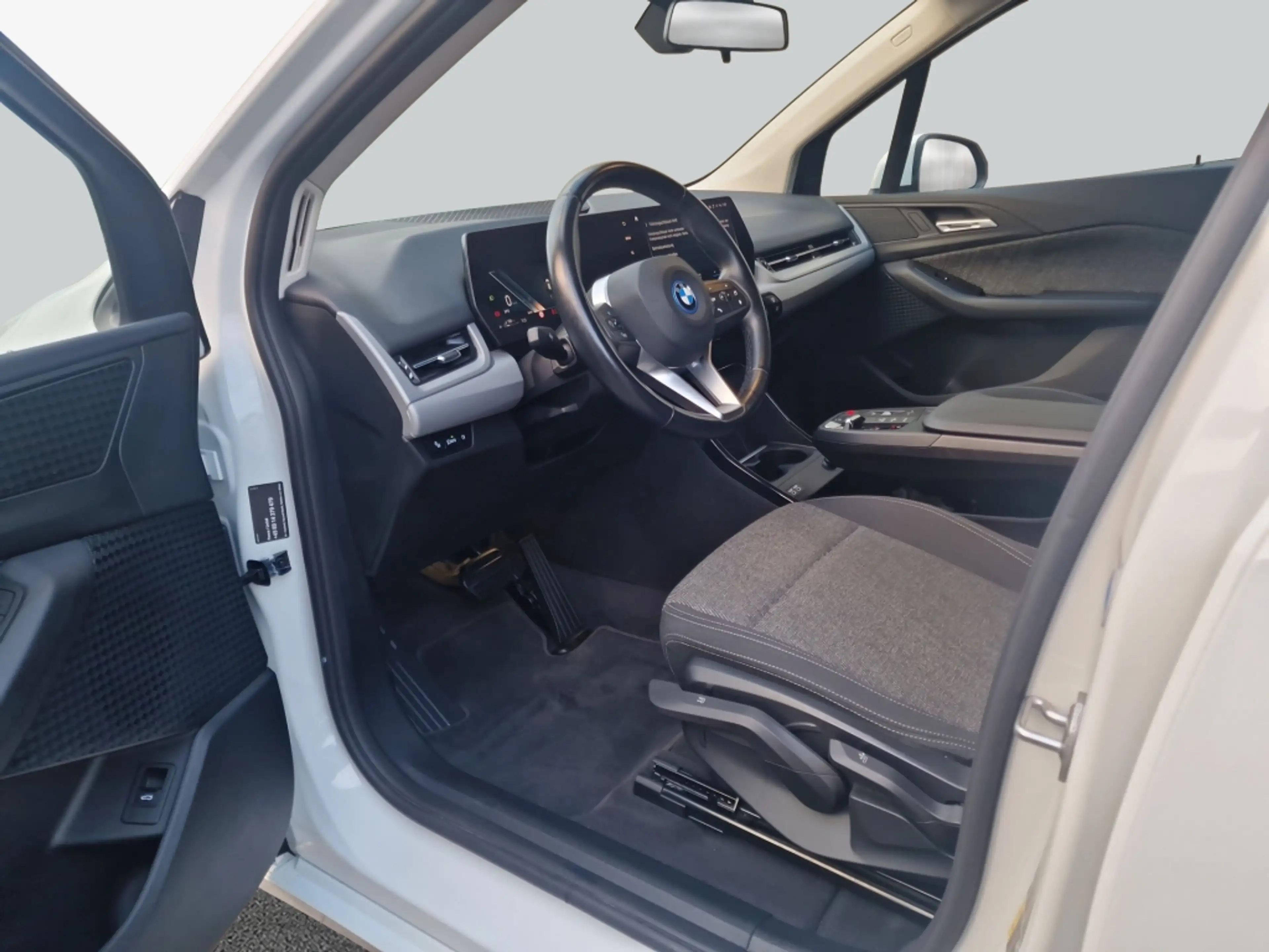BMW 230 230e xDrive Active Tourer Aut. AHK — photo 11
