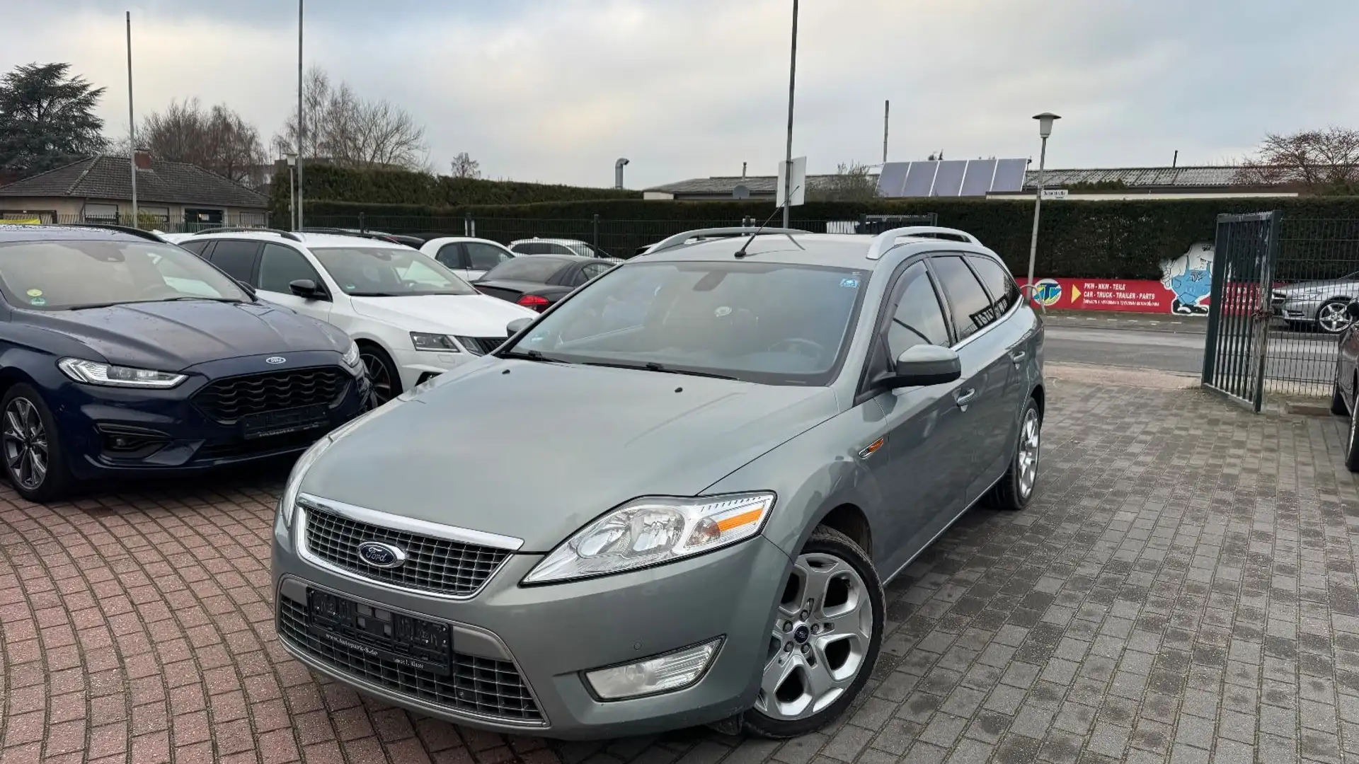 Ford Mondeo Turnier Titanium 2.0 TDCi | AUTOMATIK Grau - 2
