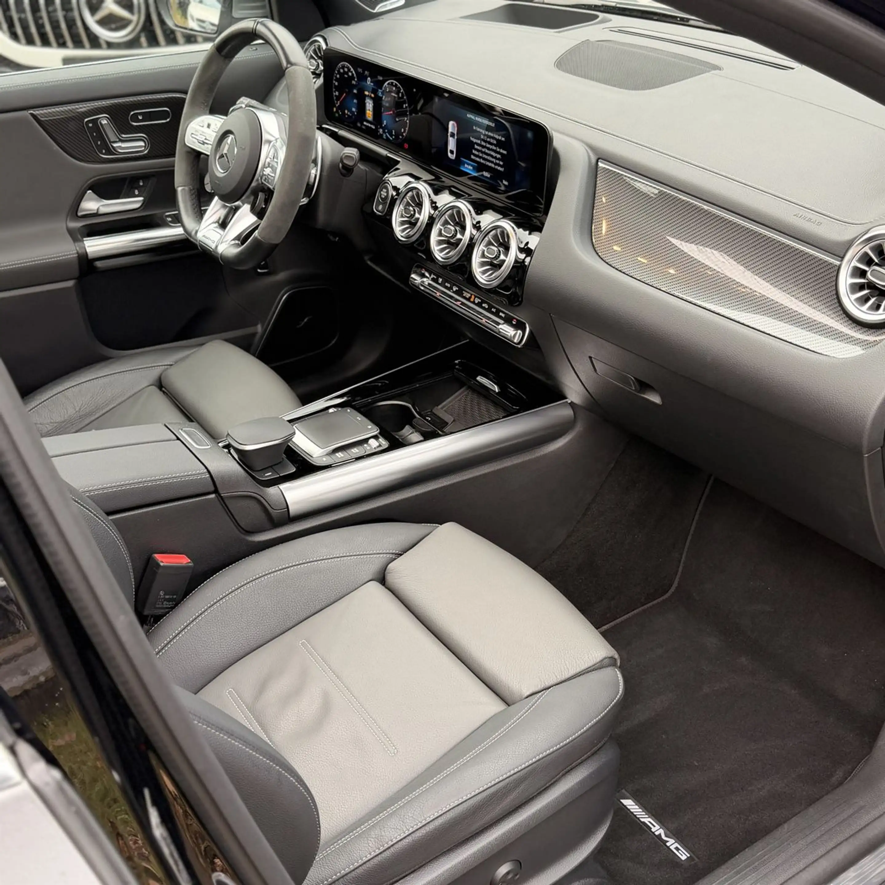 Mercedes-Benz GLA 45 AMG S/NIGHT/PANO/DISTRO+/360°/HEADUP HUD — photo 15