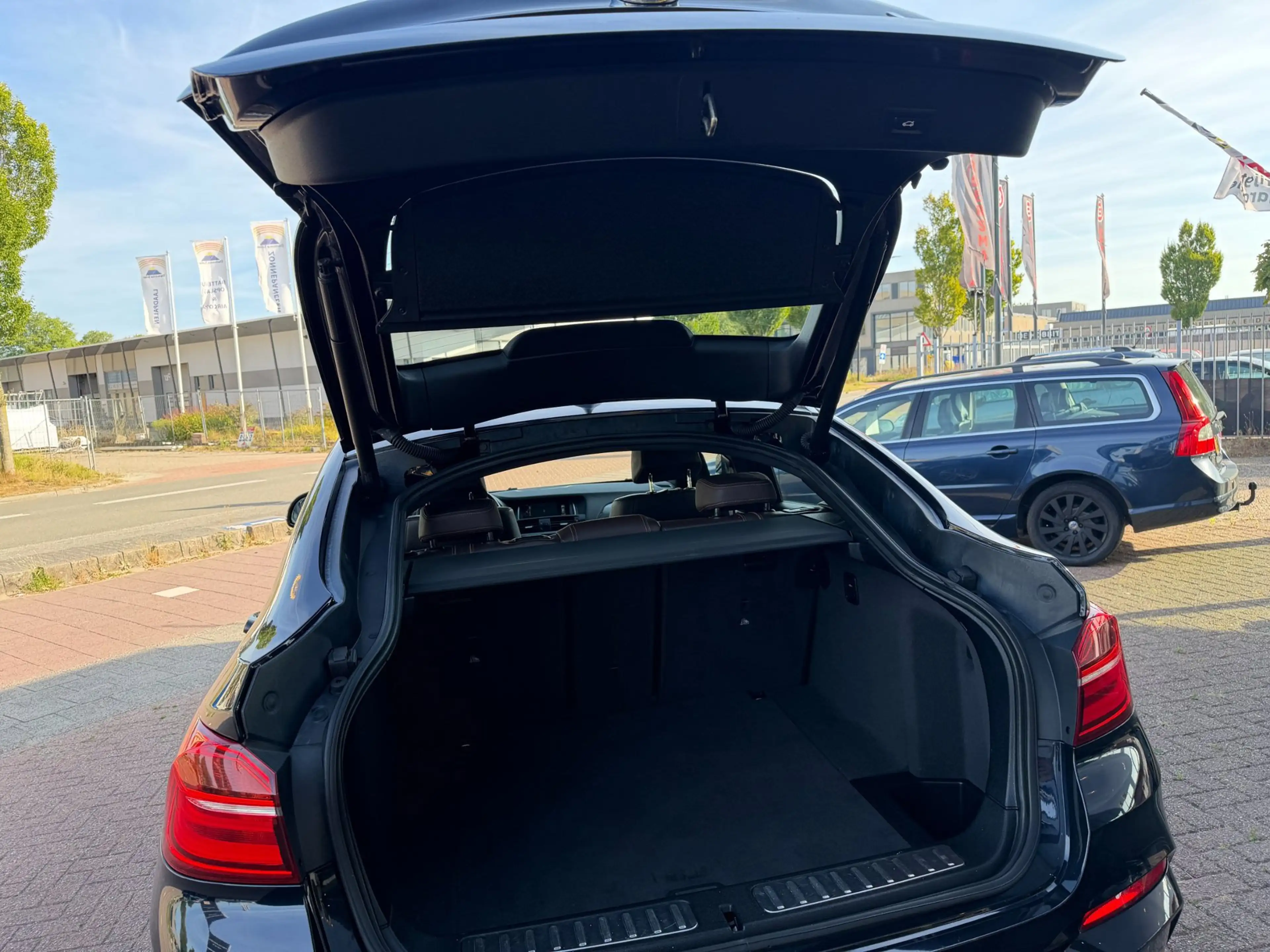 BMW X4 XDrive20i High Executive AUT|NAV|CAM|Leder|DealerO — photo 9
