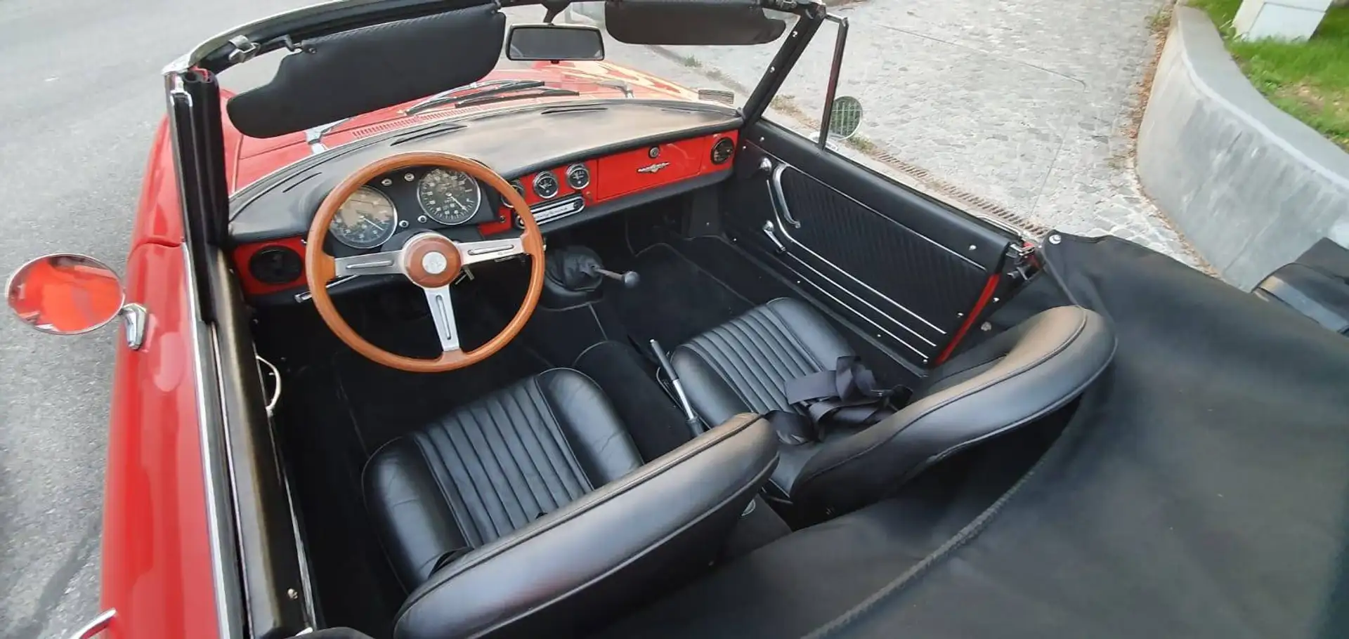 Alfa Romeo Spider „Rundheck“ / Osso di seppia) Junior 1300 Rot - 2