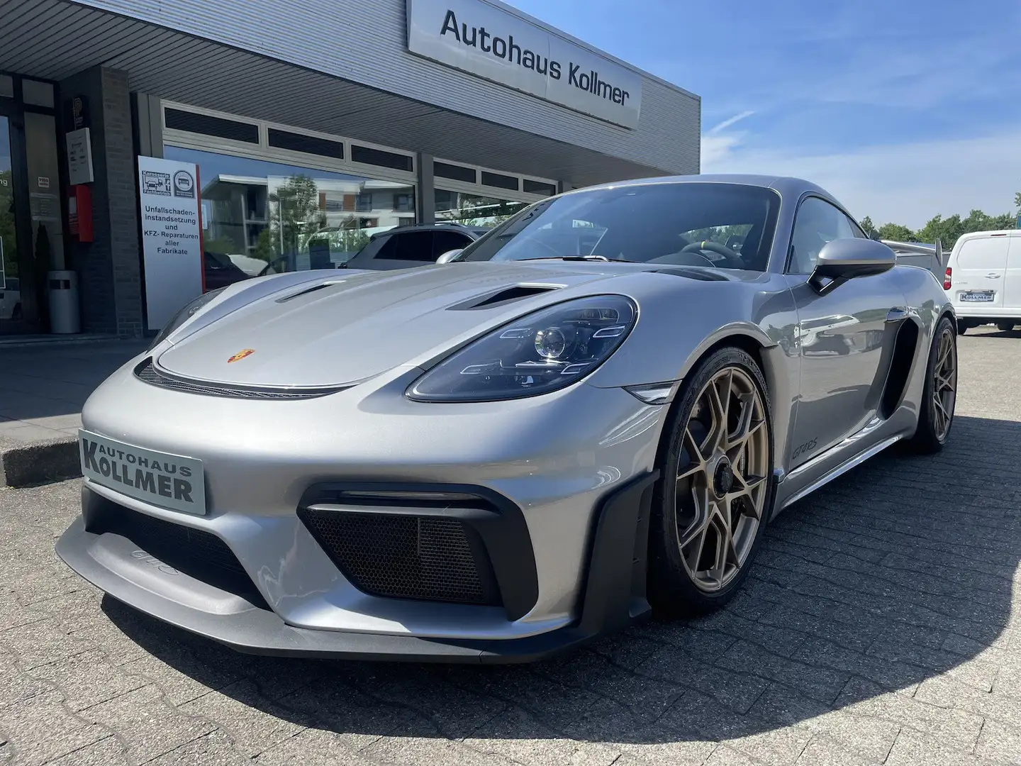 Porsche Cayman 718 GT4 RS Clubsport Silber - 2