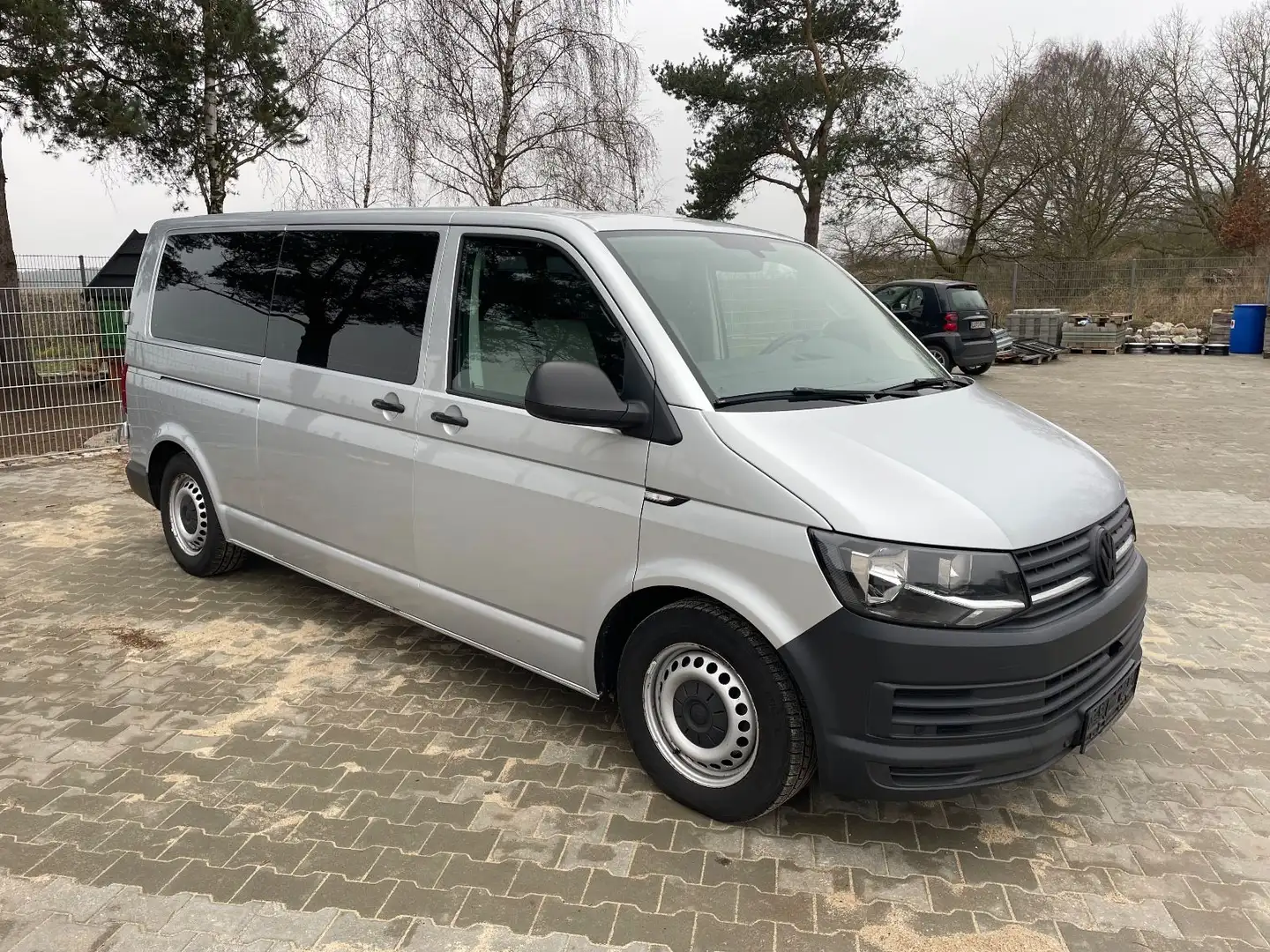 Volkswagen T6 Transporter EcoProfi lang 6 Sitze Silber - 1