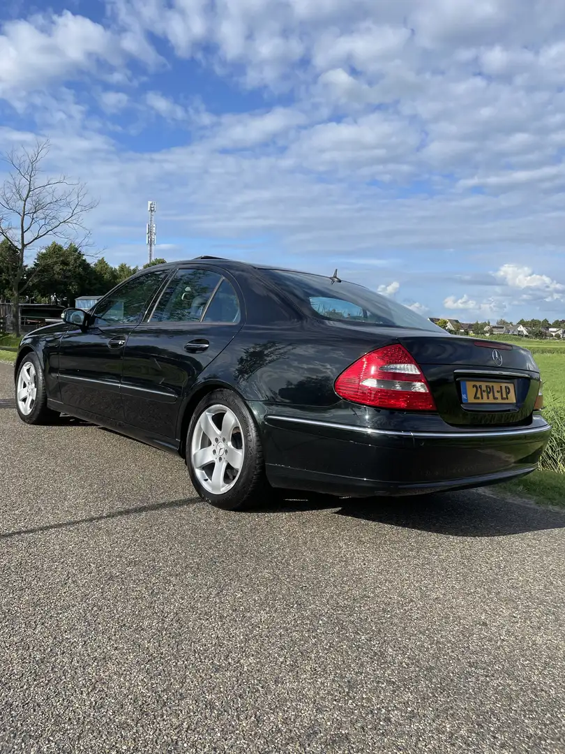 Mercedes-Benz E 240 Avantgarde Zwart - 2